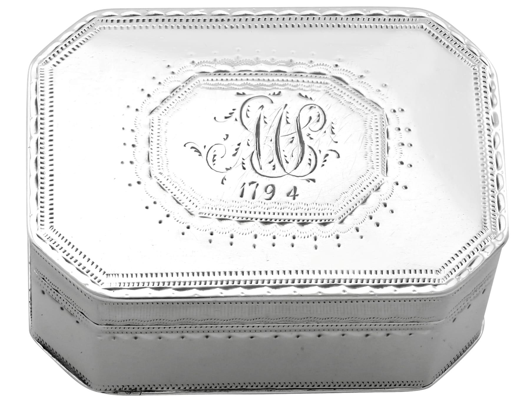 John Holloway Antiguo rallador de nuez moscada de plata de ley de 1792 en venta 1