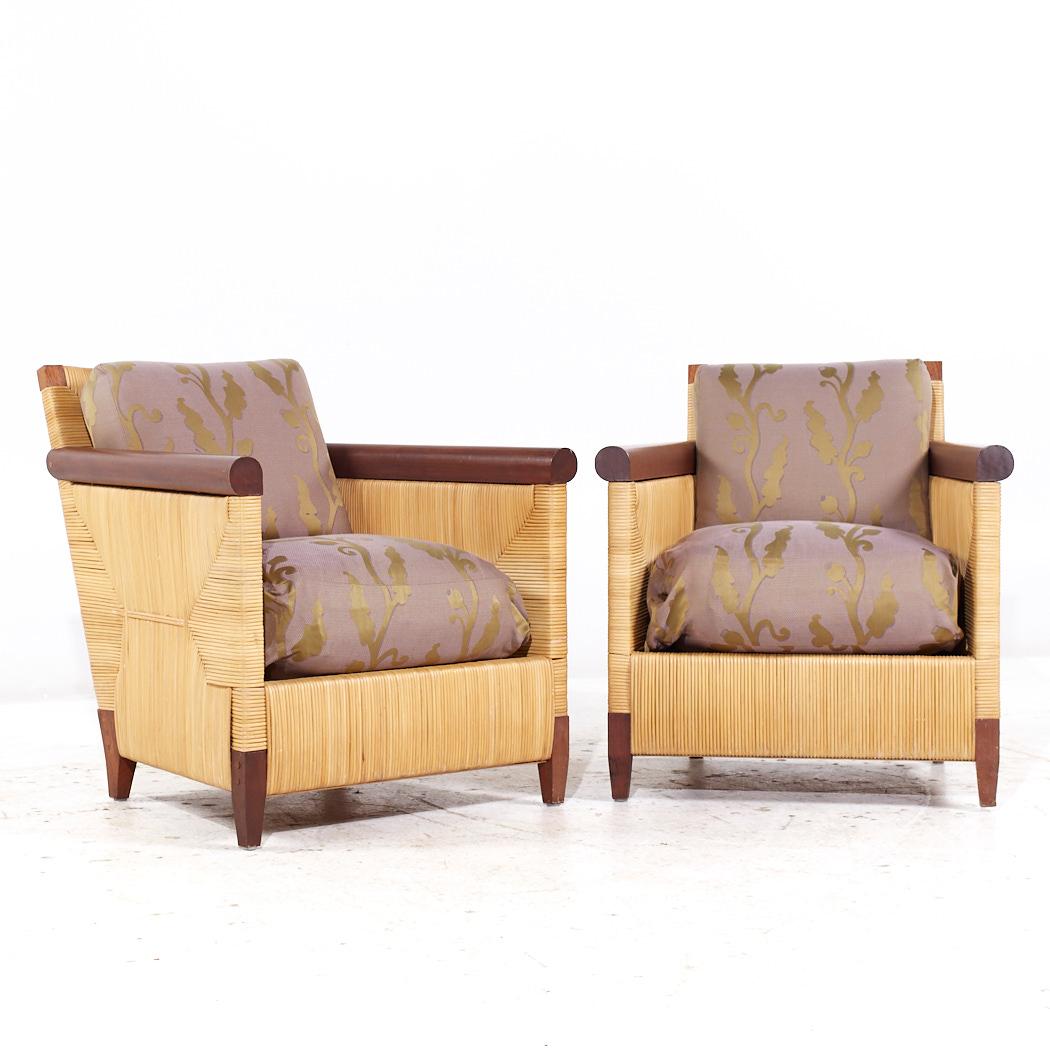 John Hutton per Donghia Merbau Collection - Sedie Club in mogano e rattan - Coppia del metà del secolo scorso

Questa poltrona lounge misura: 28 di larghezza x 31 di profondità x 30 di altezza, con un'altezza della seduta di 18,5 e un'altezza dei