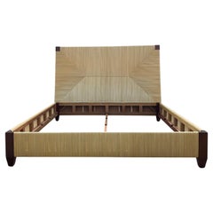 Estructura de cama John Hutton Donghia "Merbau" de caoba Rush King con junco tejido