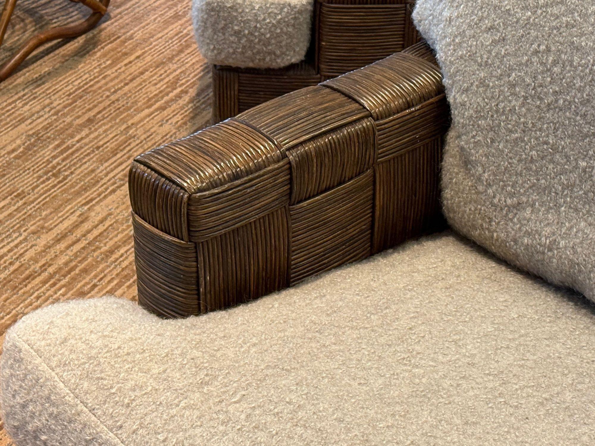 John Hutton, Geflochtenes Rohr, Mahagoni, Übergroße Lounge-Stühle, USA, 1990er Jahre im Angebot 3