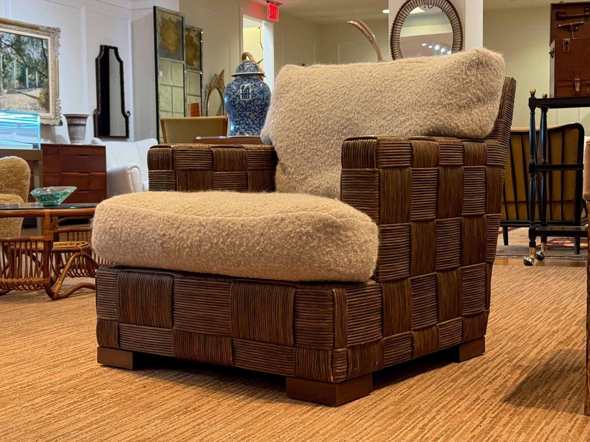 John Hutton, Geflochtenes Rohr, Mahagoni, Übergroße Lounge-Stühle, USA, 1990er Jahre (20. Jahrhundert) im Angebot