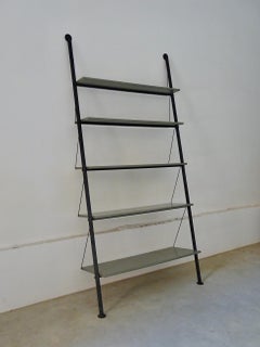 Étagère grise I. Johns par Philippe Starck pour Disform, 1977.