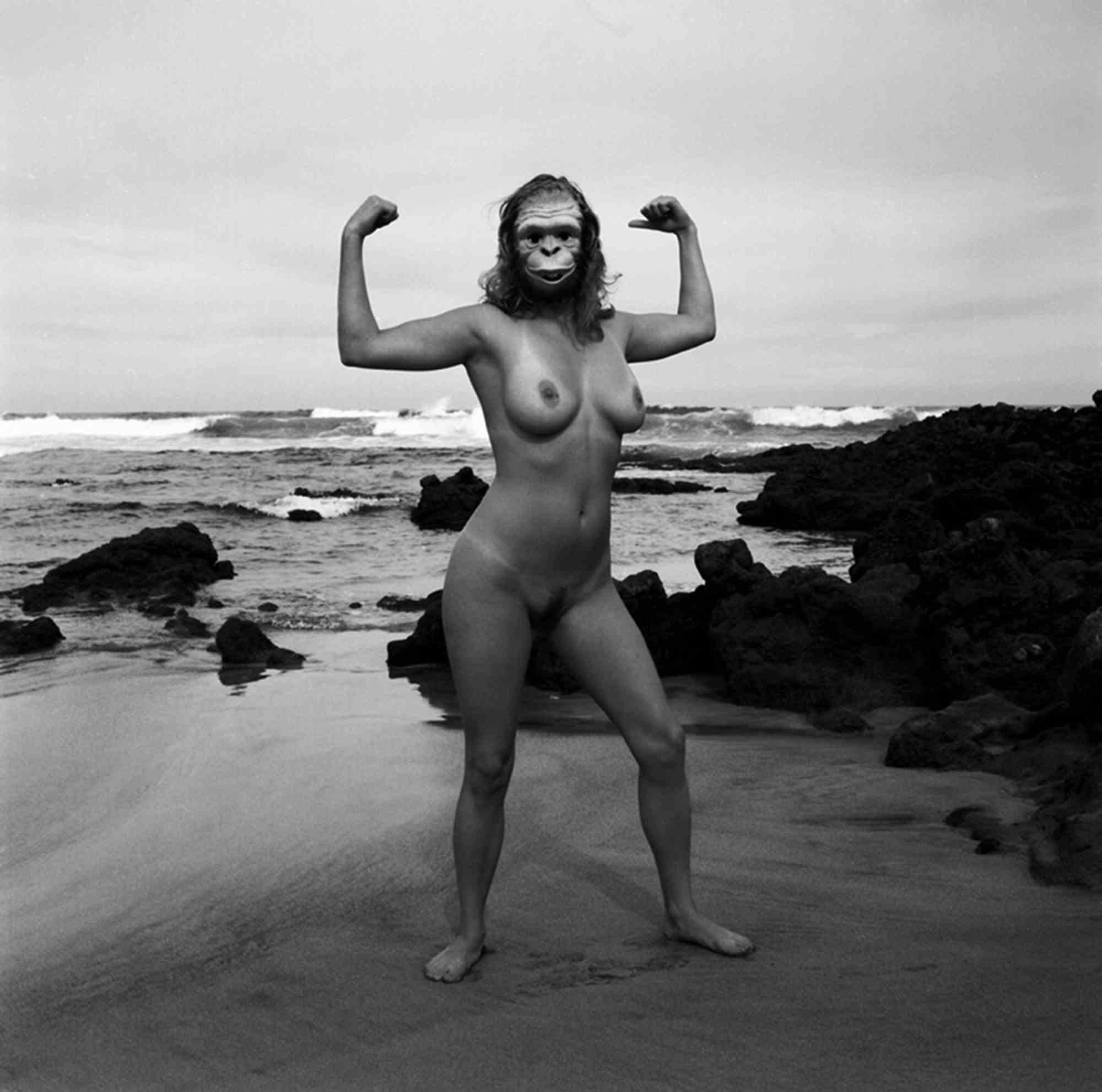 Paula on the beach is a contemporary artwork realized by John Isaacs in 2003.

Chromogenic print mounted on aluminium

The artwork includes the certificate of authenticity signed by the artist on photograph.

Es.1/2

Provenance: Pierre Bergé