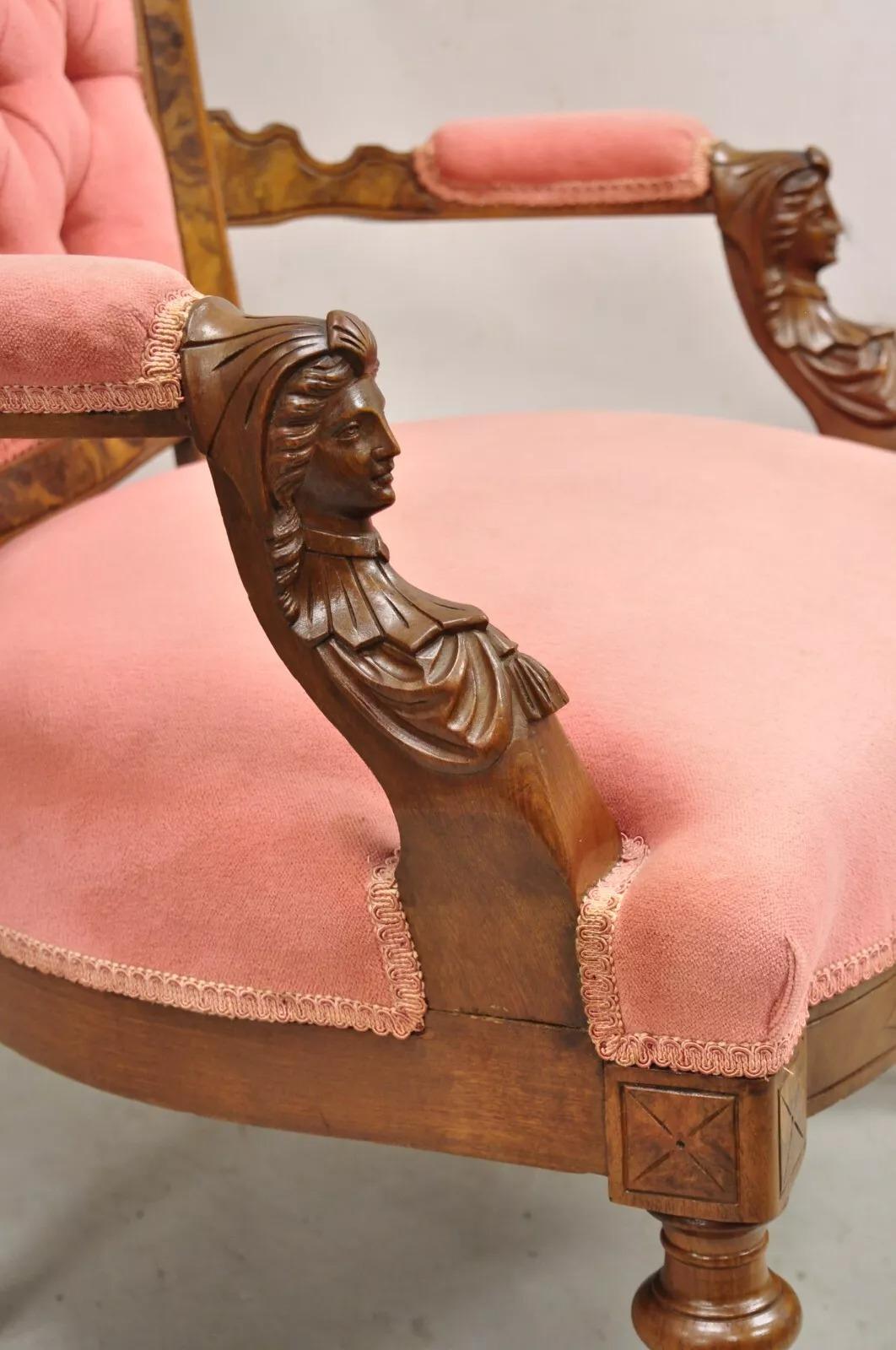 John Jelliff - Poltrone da salotto figurate in noce intagliate in stile rinascimentale vittoriano - Coppia in vendita 4