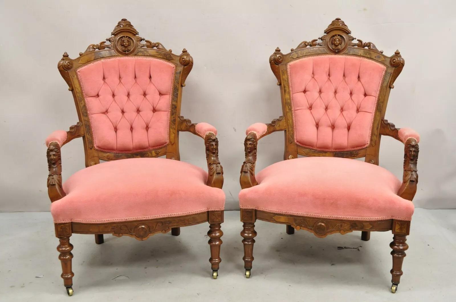 John Jelliff - Poltrone da salotto figurate in noce intagliate in stile rinascimentale vittoriano - Coppia in vendita 5