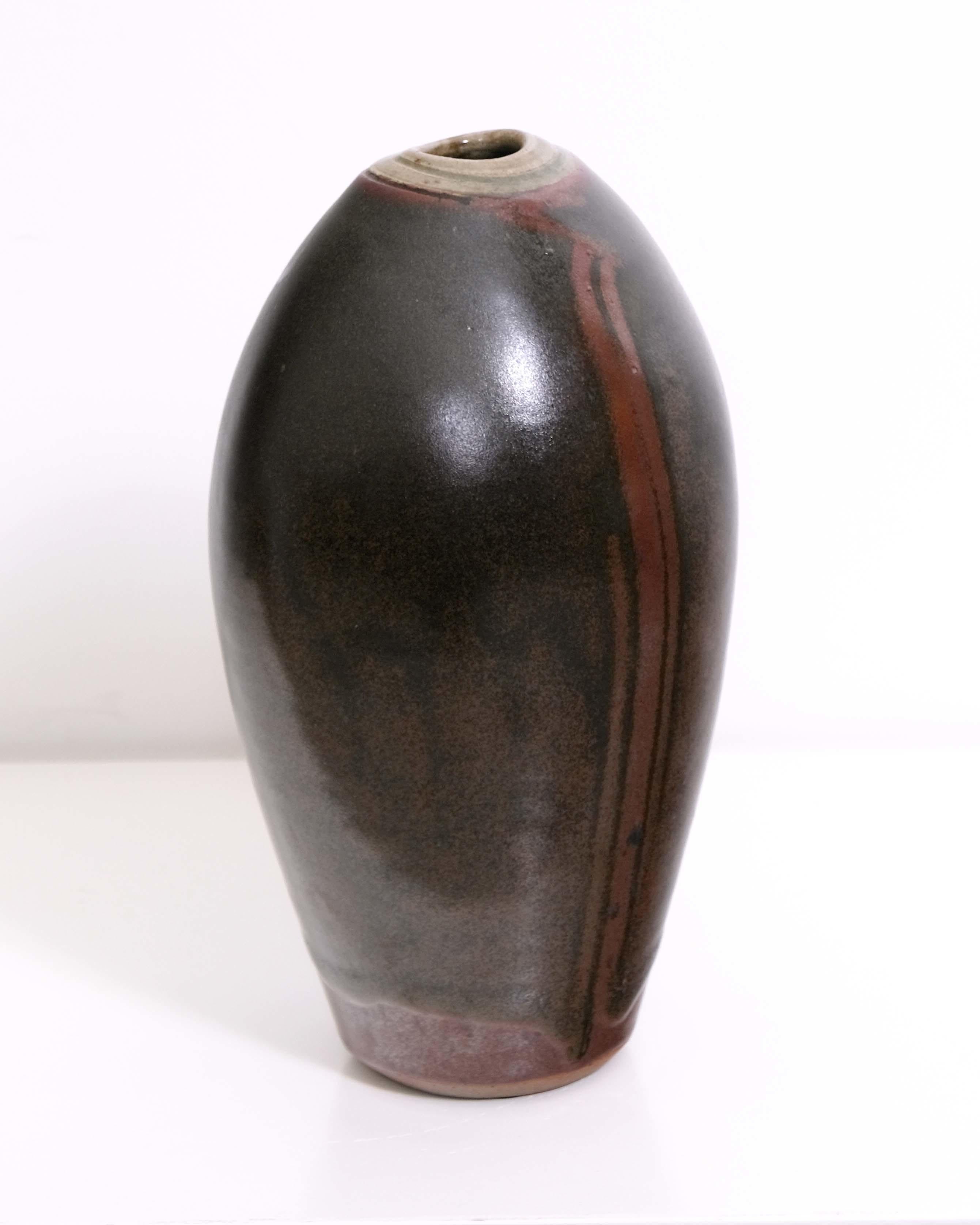 Grès émaillé
H30 x D19 cm
