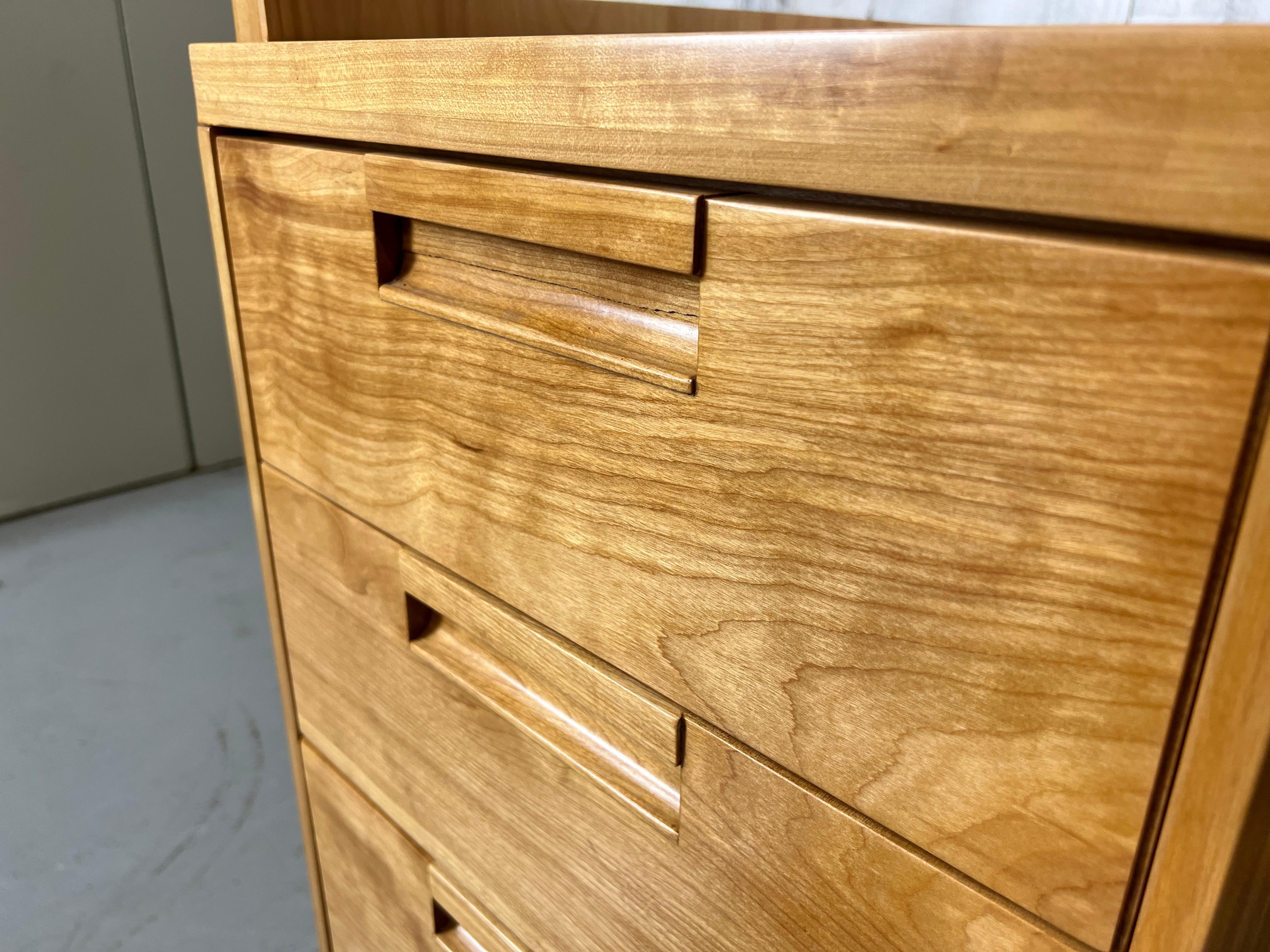 Scrivania in legno di ciliegio Studio Crafted by John Kapel in vendita 7