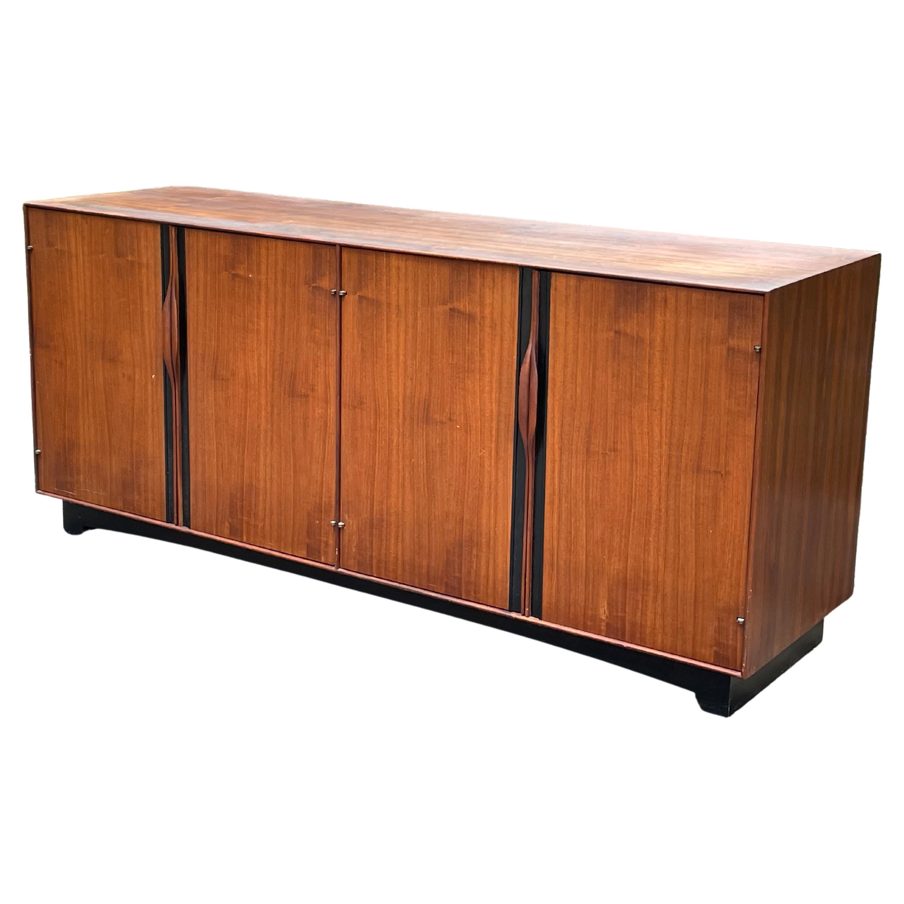 Walnut John Kapel Credenza for Glenn of California, Circa 1960s