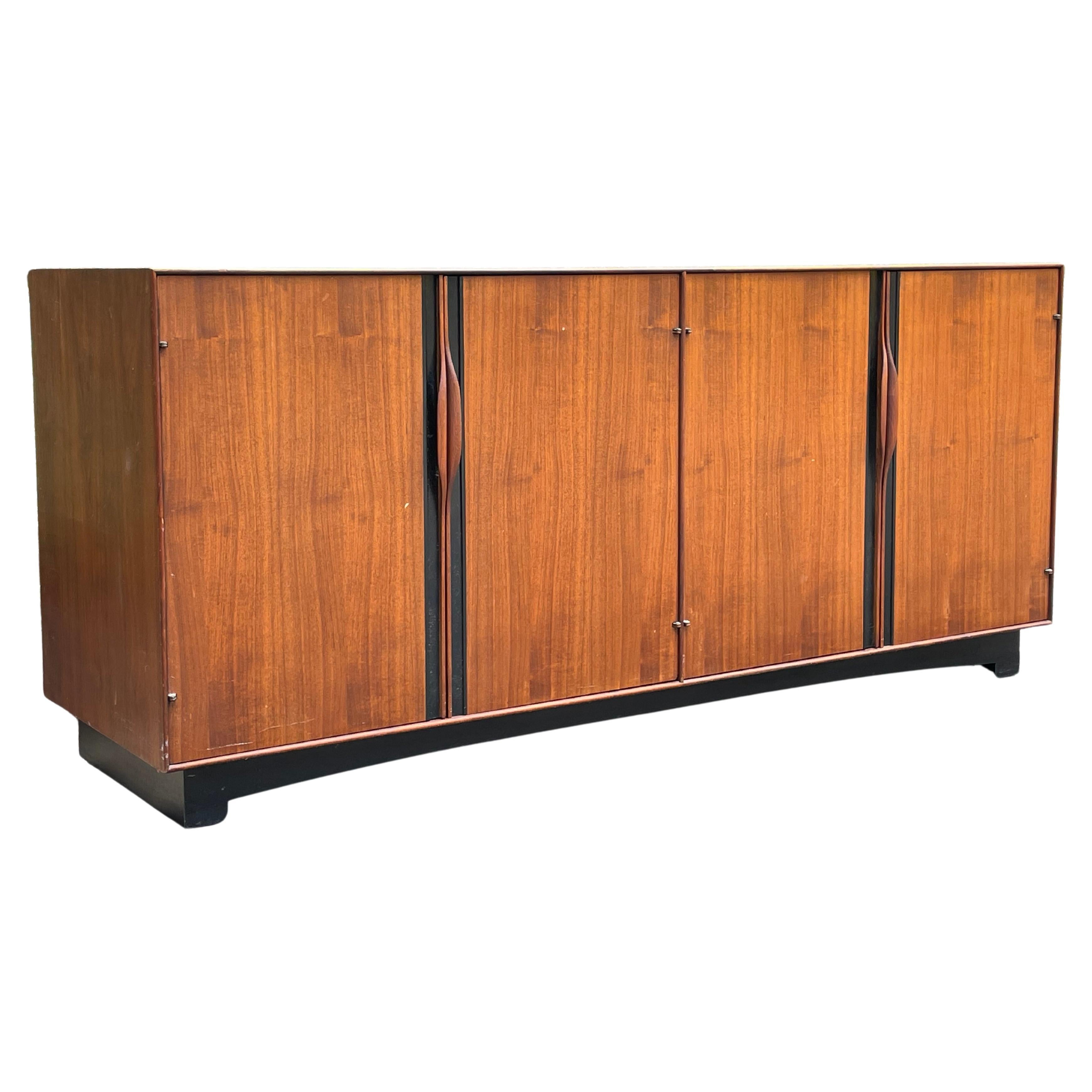 John Kapel Credenza for Glenn of California, Circa 1960s 1