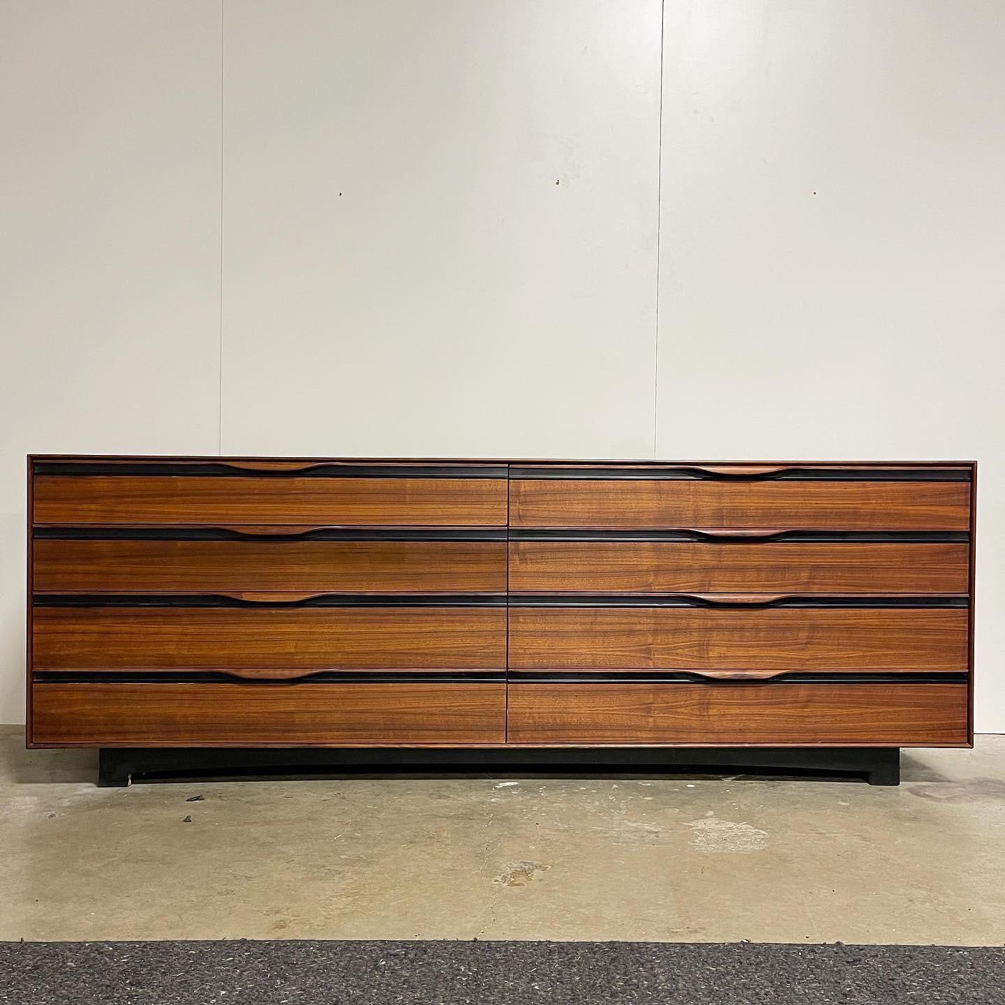 Discounted shipping!
This Glenn of California lowboy might be the sweetest piece of Glenn I’ve come across! John Kapel designer. 1950’s. Very well made heavy walnut piece. 8 drawers total that all slide with ease. Tongue style drawer pulls all in