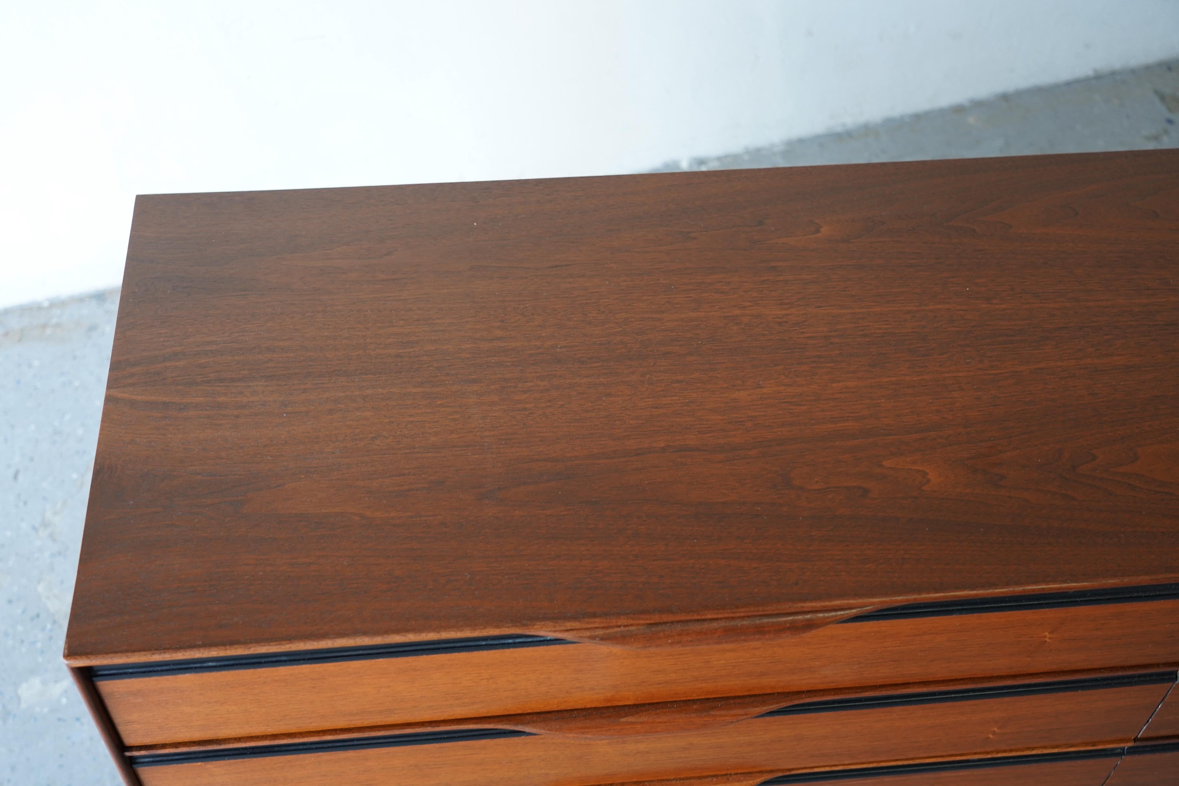 American John Kapel Mid Century Modern Walnut Dresser Glenn of California For Sale