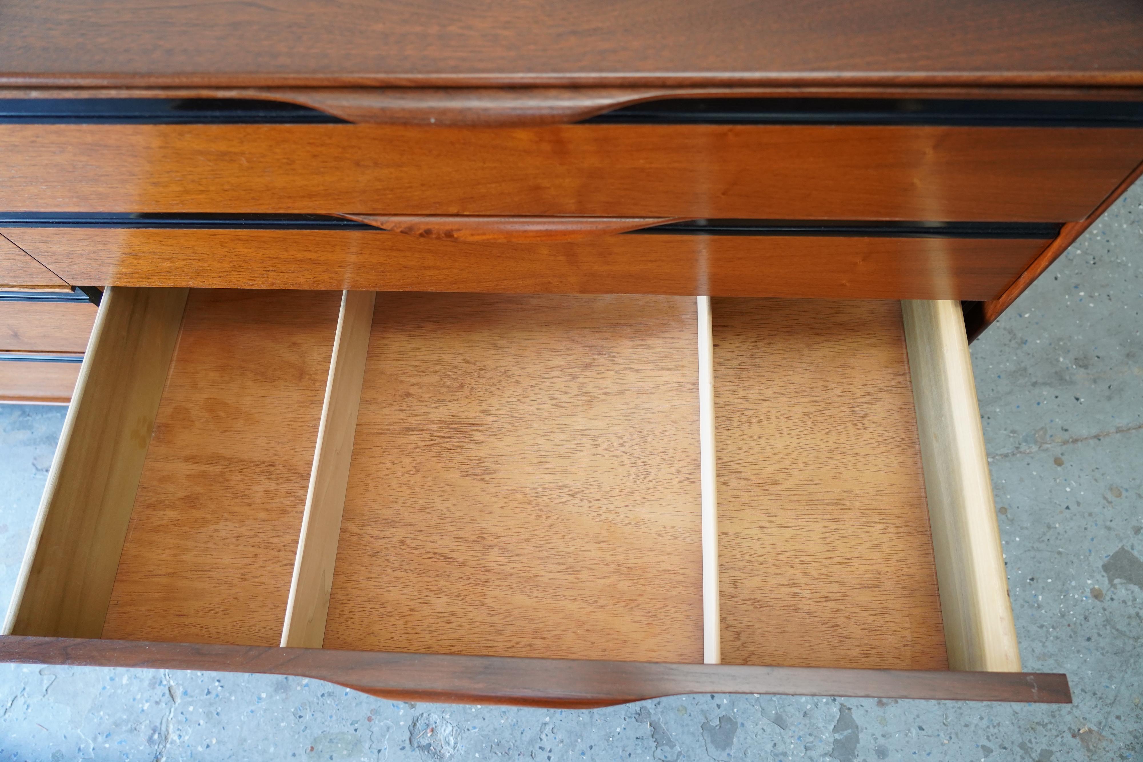 John Kapel Mid Century Modern Walnut Dresser Glenn of California For Sale 2