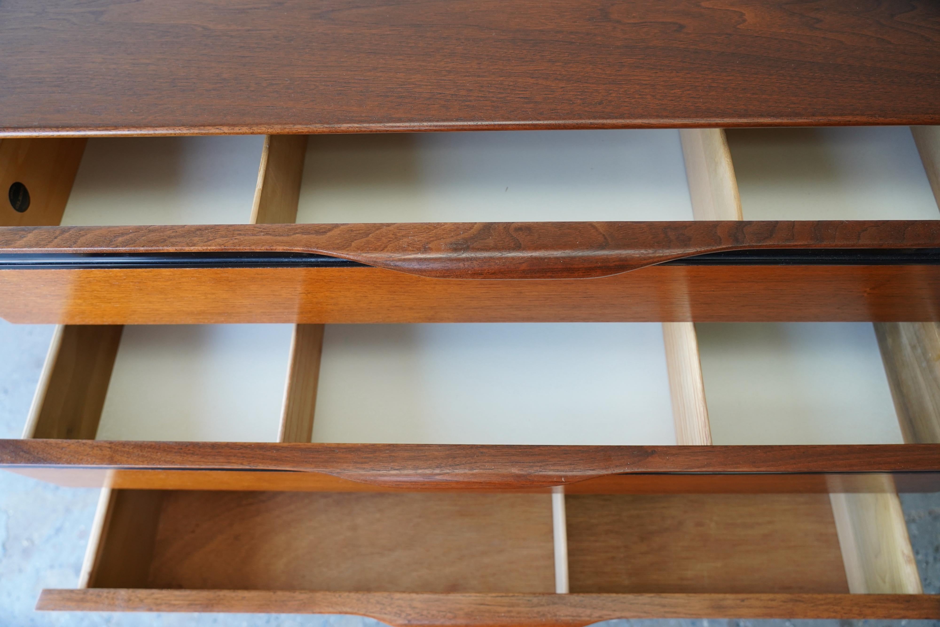 John Kapel Mid Century Modern Walnut Dresser Glenn of California For Sale 3