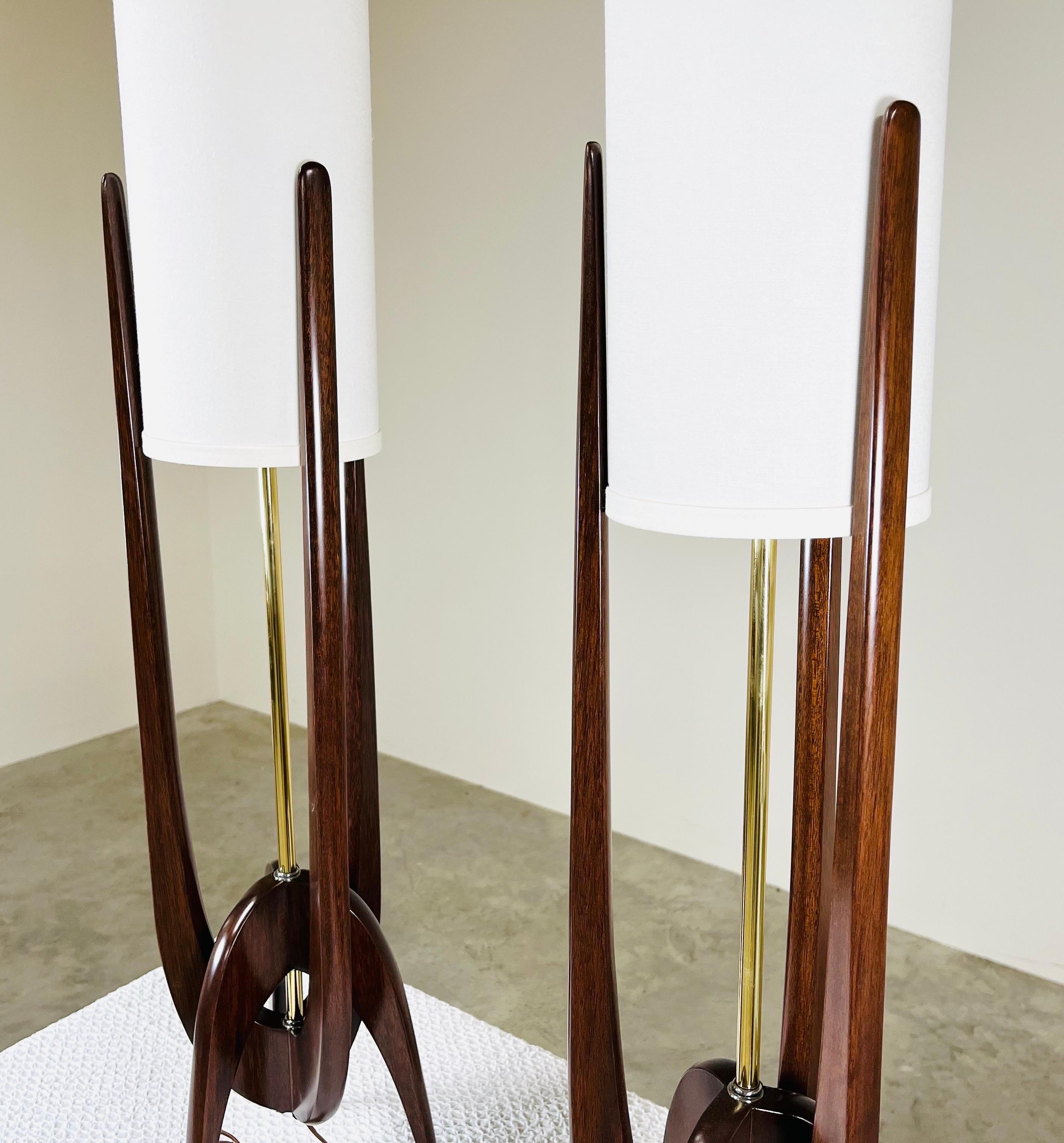 John Keal Attributed. Sculptural Trident Table Lamps for Modeline of California In Excellent Condition For Sale In Southampton, NJ