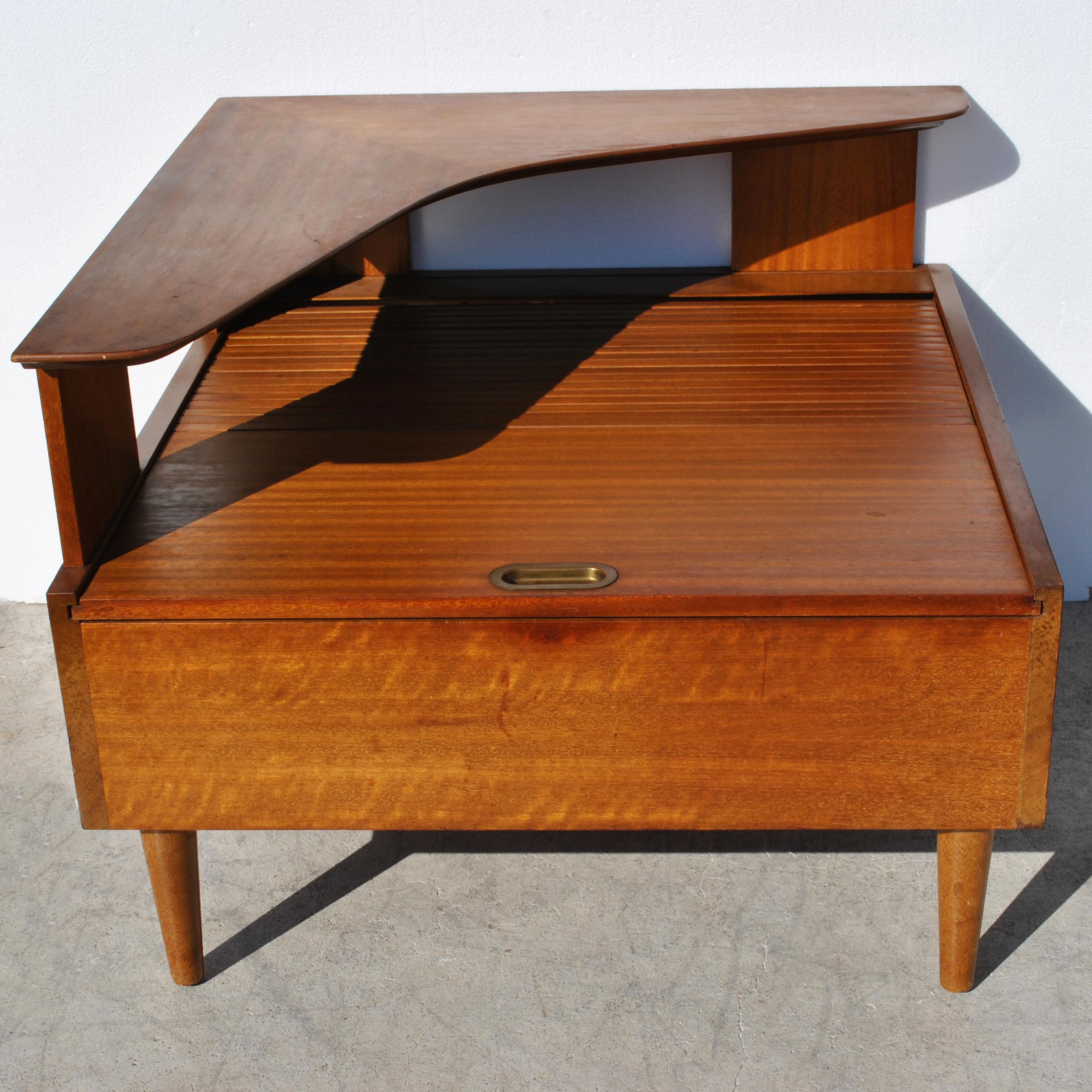 Mahogany John Keal Brown Saltman Boomerang Occasional Corner Table