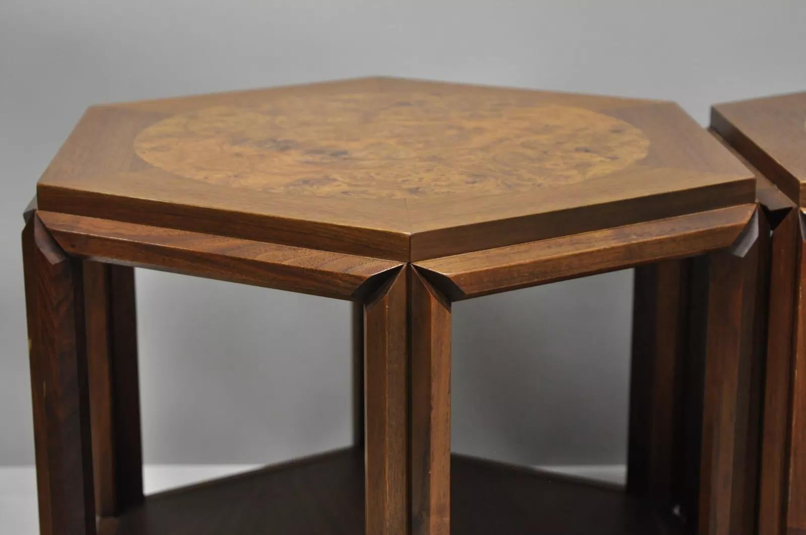 Table d'appoint hexagonale en bois de ronce I John Keal Brown Mid Century Modern Side Table Set of 3 Bon état - En vente à Philadelphia, PA