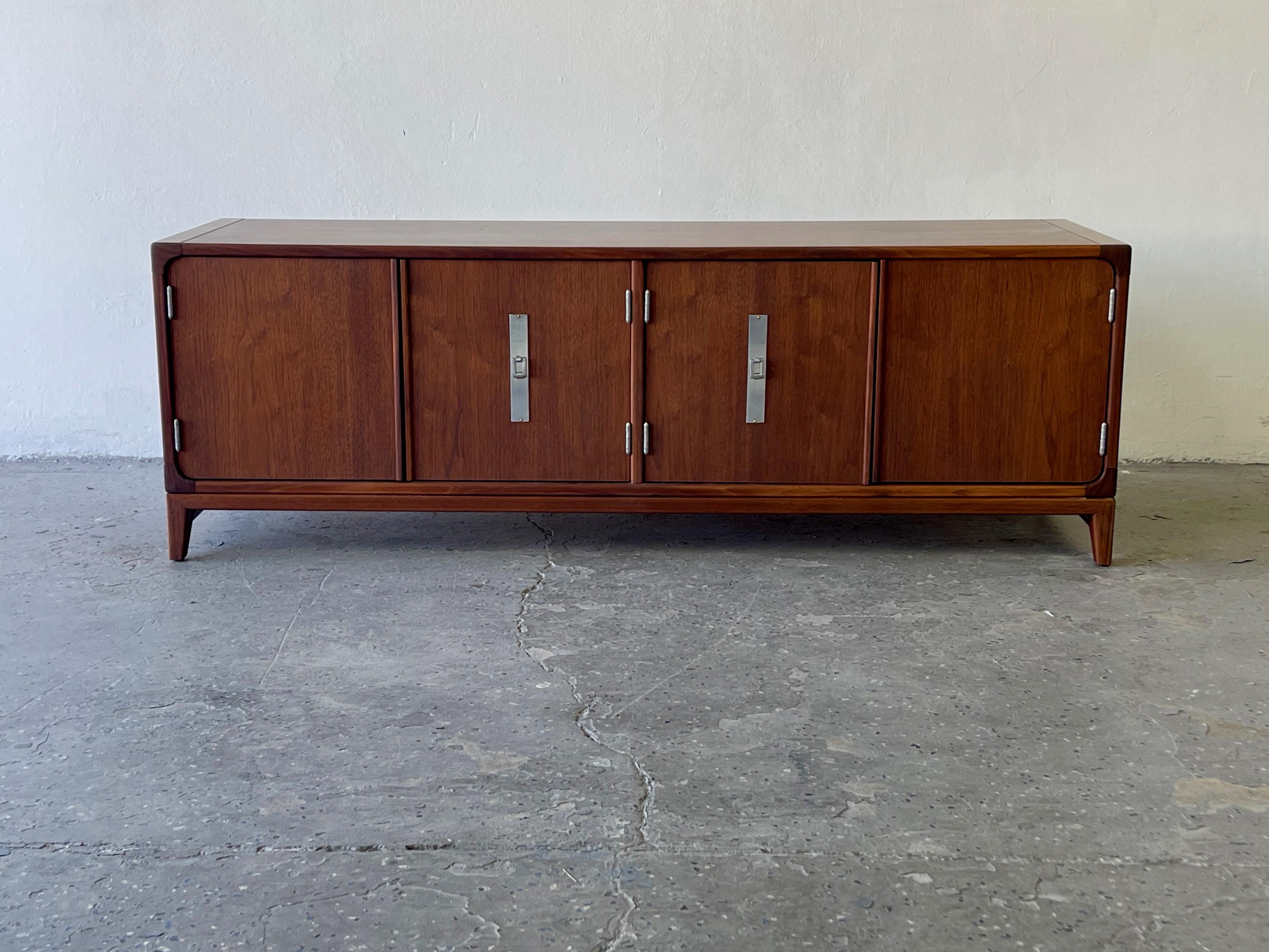 John Keal Brown-Saltman Mid-Century Modern Low Credenza, Record, Stereo Cabinet 2