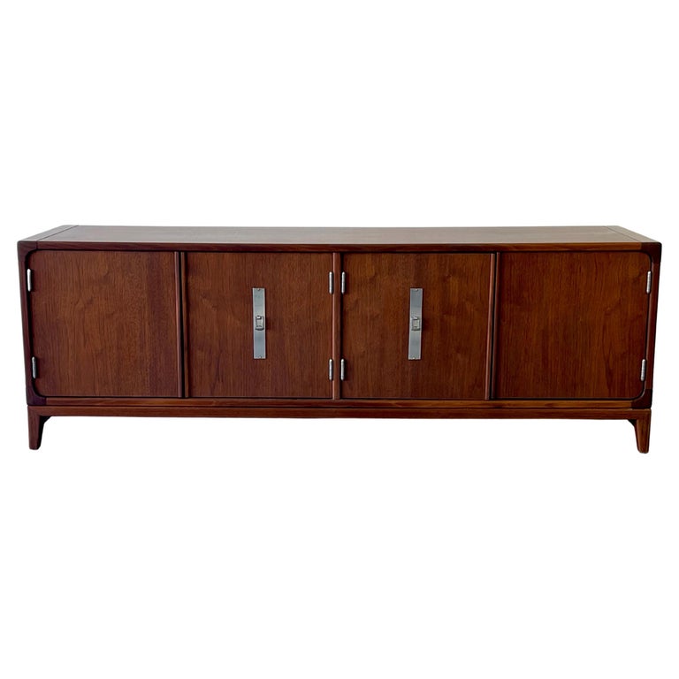 John Keal Brown-Saltman Mid-Century Modern Low Credenza, Record, Stereo  Cabinet at 1stDibs