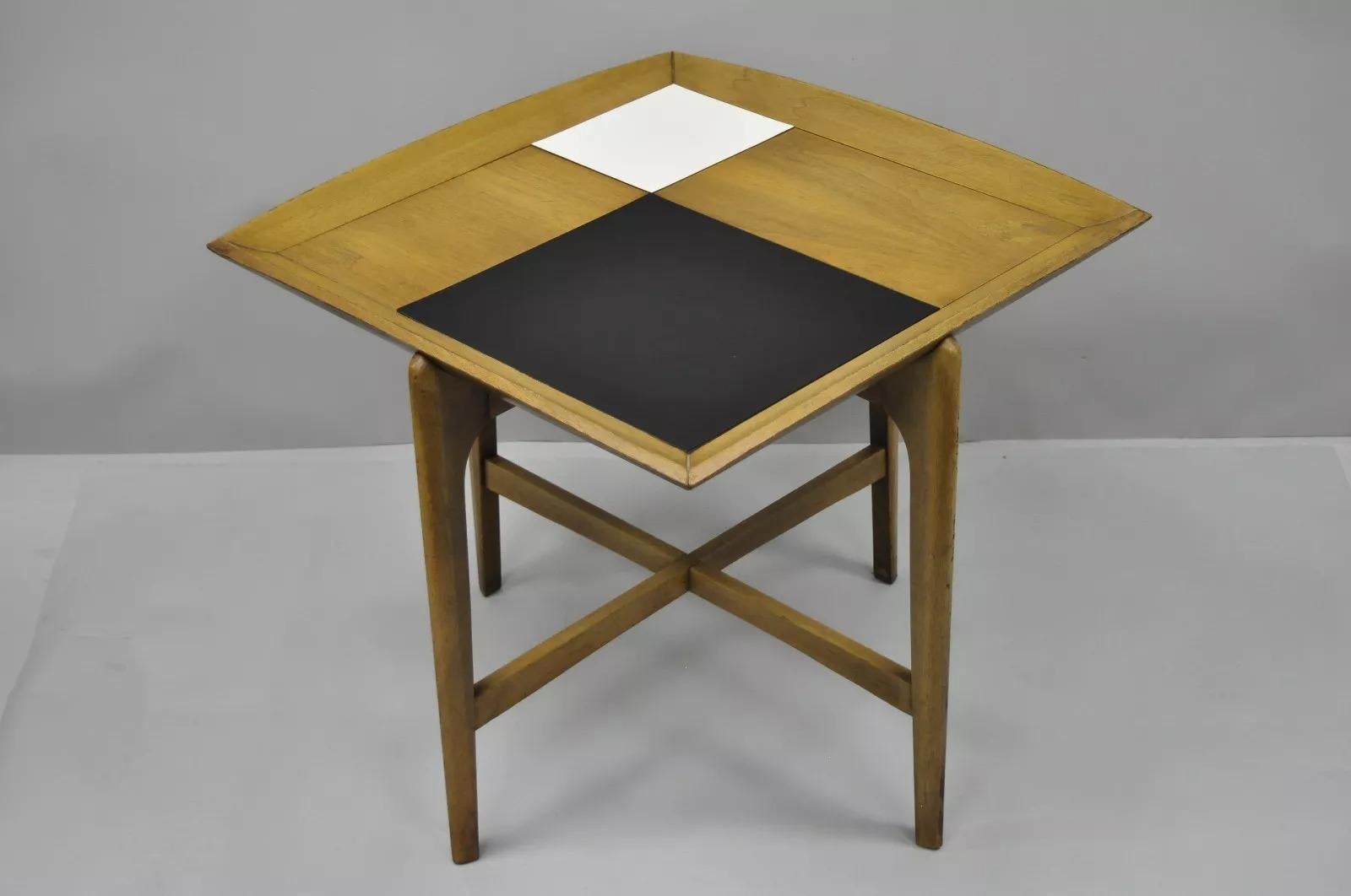 John Keal Brown Saltman Skulpturaler Nussbaum Mid Century Danish Modern Beistelltisch im Angebot 4