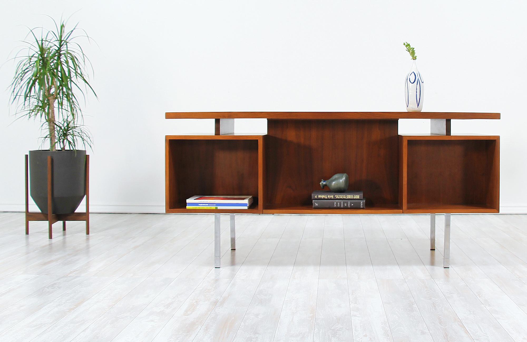 John Keal Executive Walnut and Chrome Desk for Brown Saltman In Excellent Condition In Los Angeles, CA