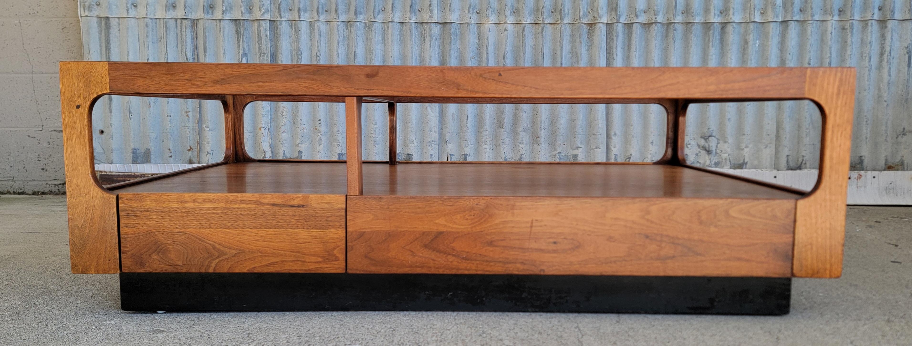 John Keal for Brown Saltman Coffee Table Solid Walnut In Good Condition For Sale In Fulton, CA