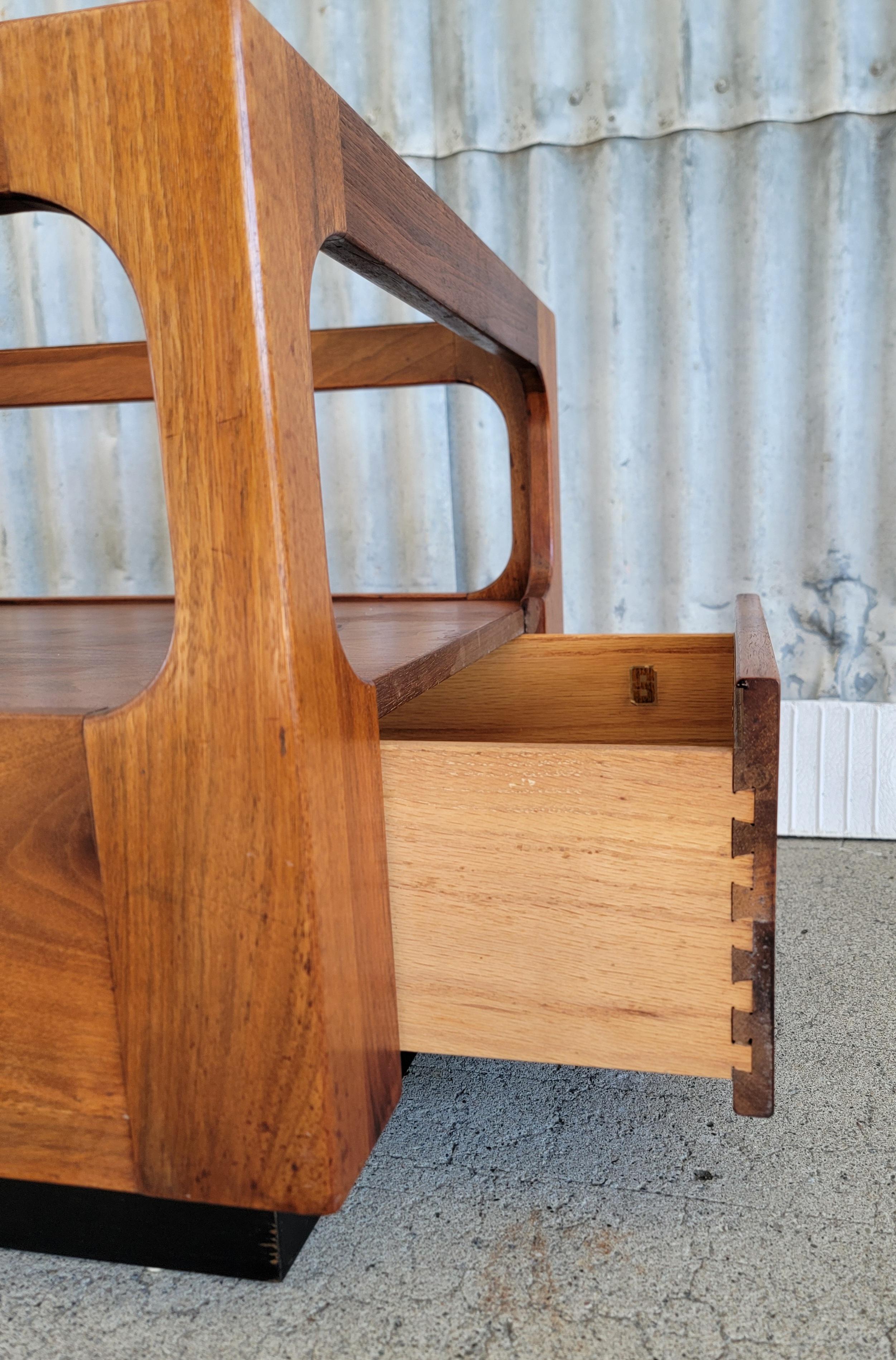 Mid-Century Modern John Keal for Brown Saltman Glass Top End Table Solid Walnut For Sale