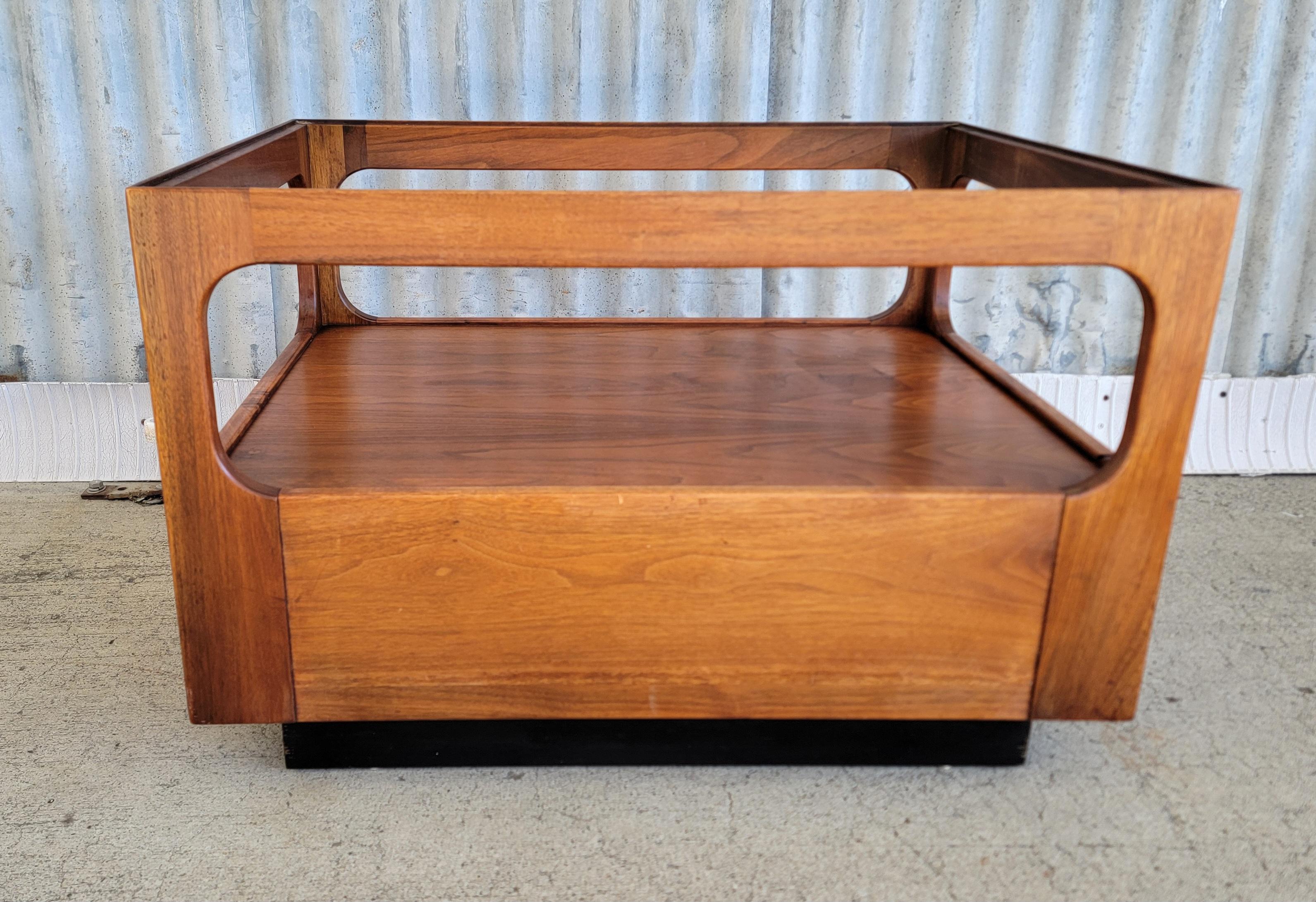 American John Keal for Brown Saltman Glass Top End Table Solid Walnut For Sale