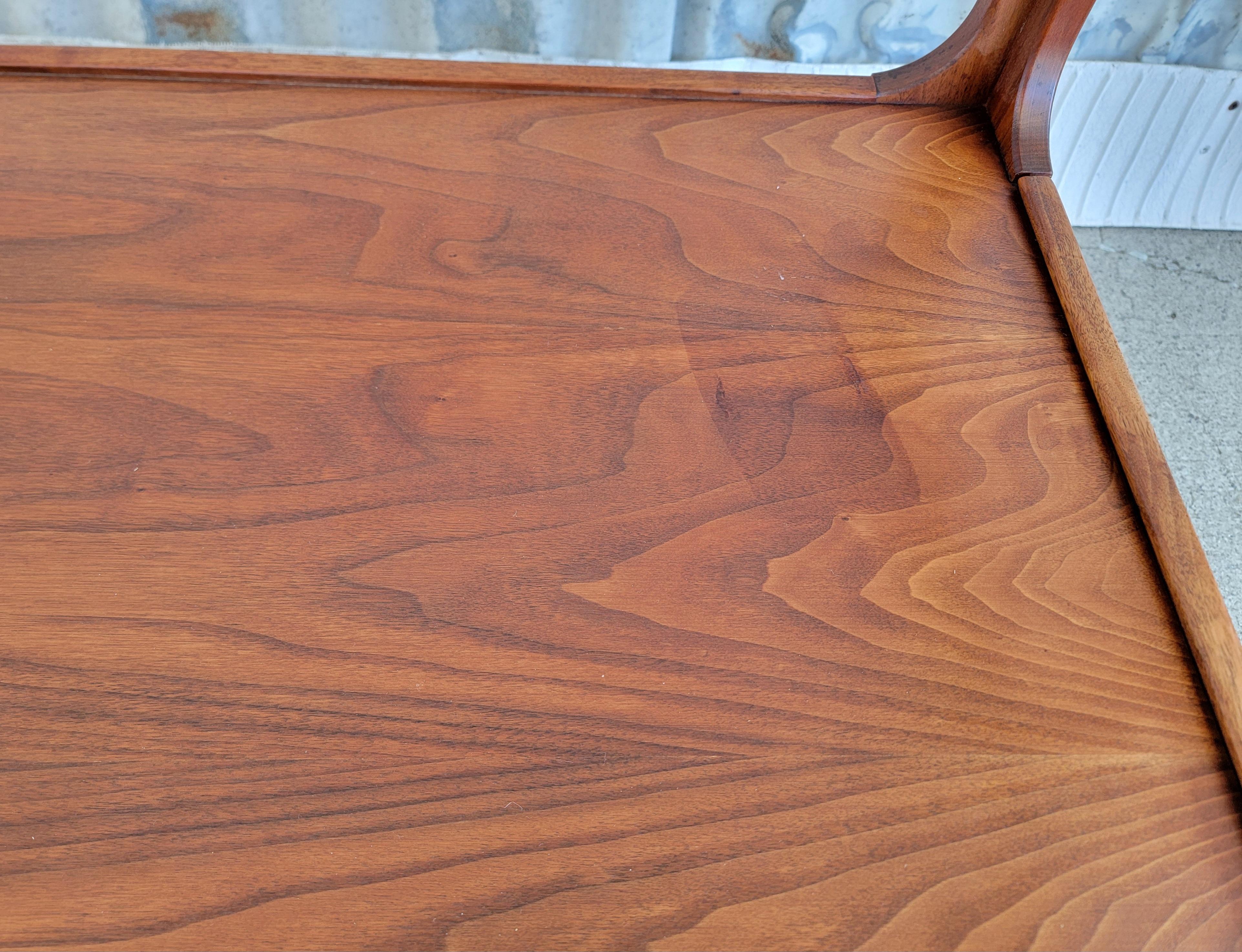 John Keal for Brown Saltman Glass Top End Table Solid Walnut In Good Condition In Fulton, CA