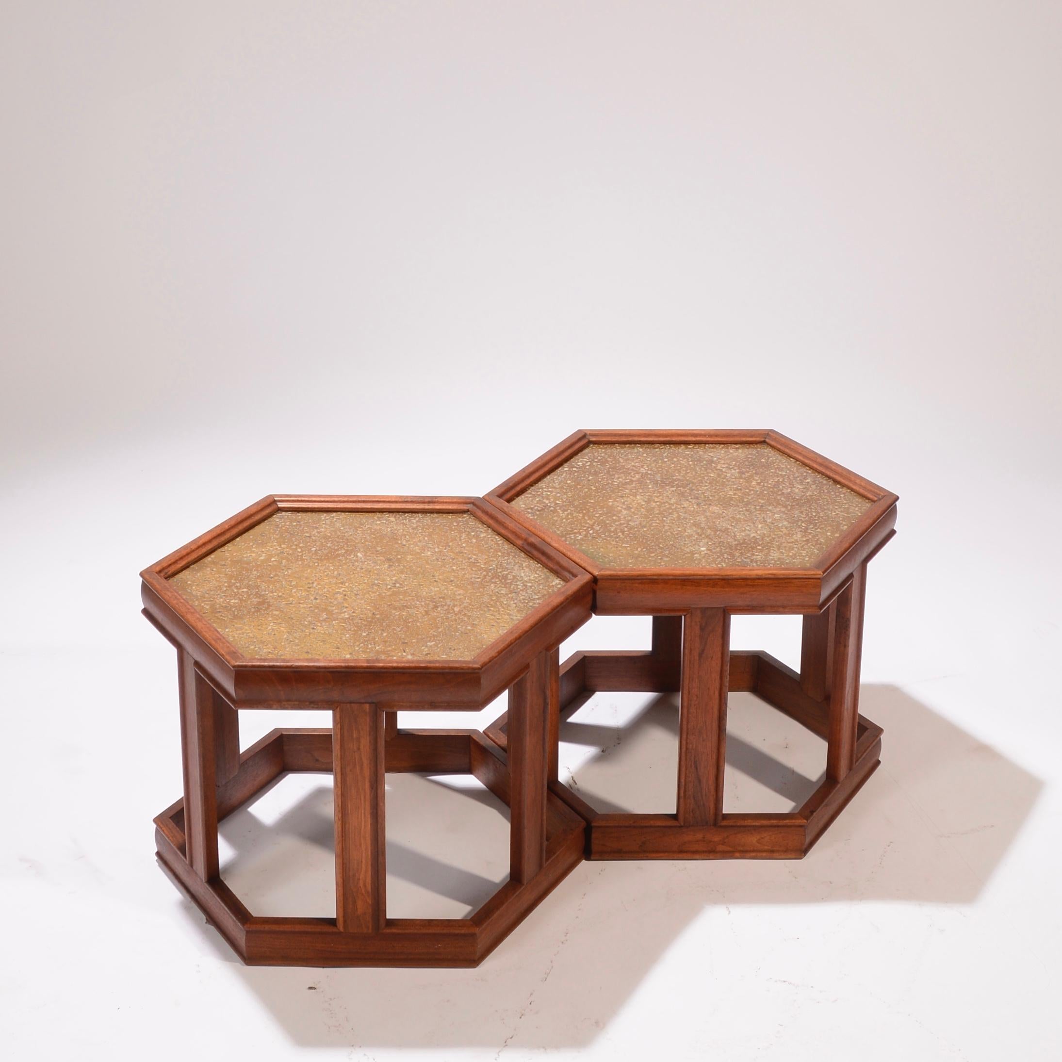 Milieu du XXe siècle Tables d'extrémité hexagonales John Keal pour Brown Saltman en vente