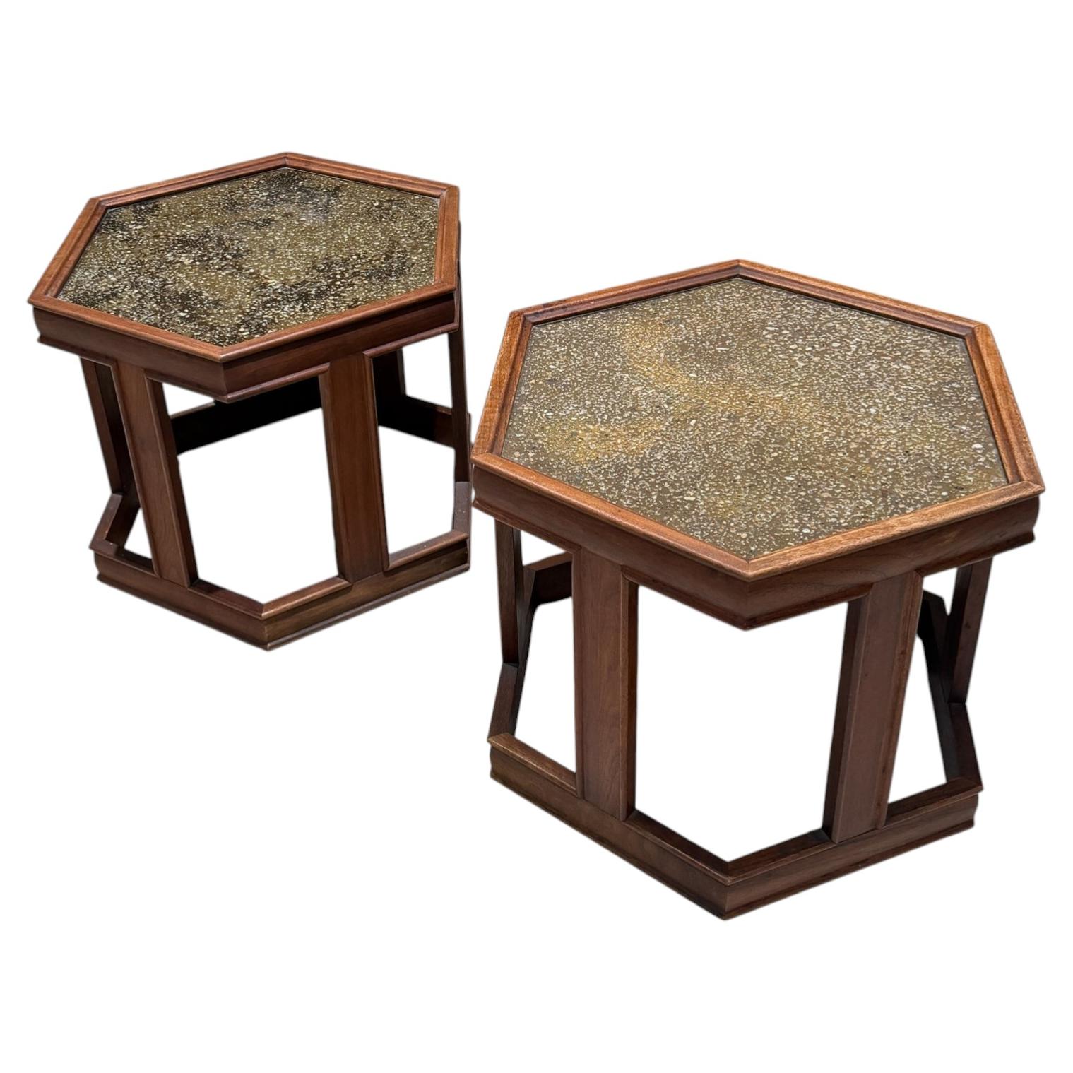 I John Keal for Brown Saltman Table d'appoint hexagonale Noyer émaillé en vente