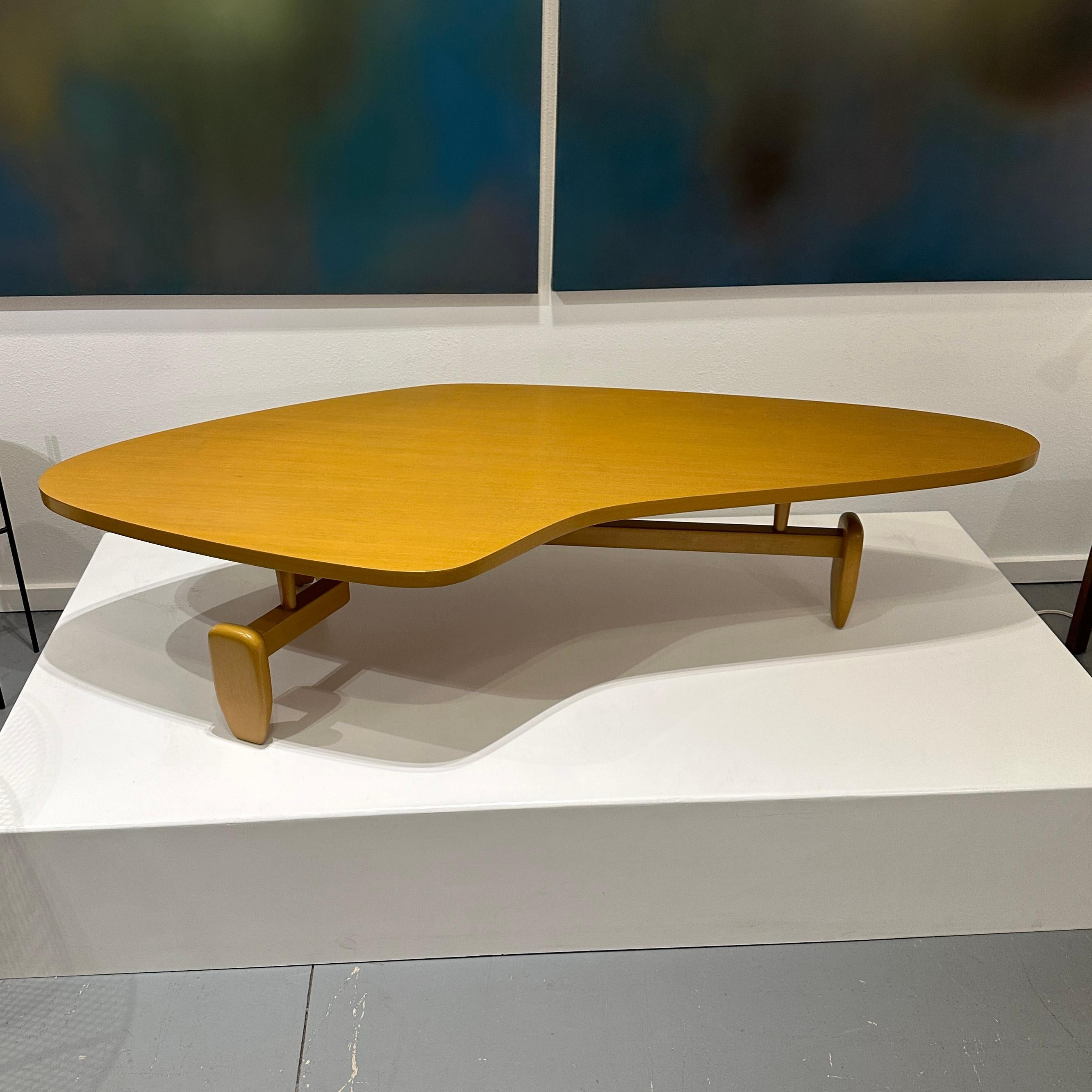 Laminated John Keal for Brown Saltman Mahogany Biomorphic Outrigger Coffee Table, ca 1950s