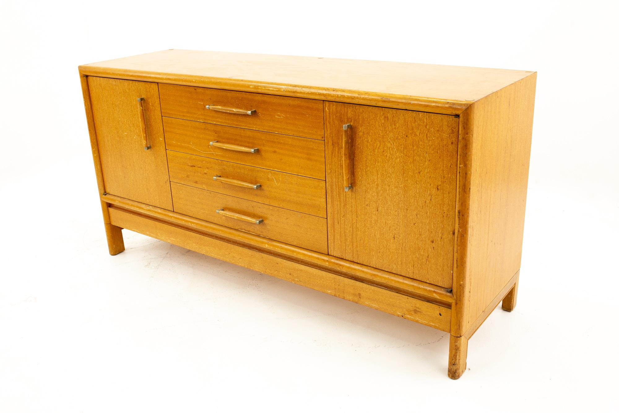 John Keal for Brown Saltman Mahogany Mid Century Credenza In Good Condition In Countryside, IL