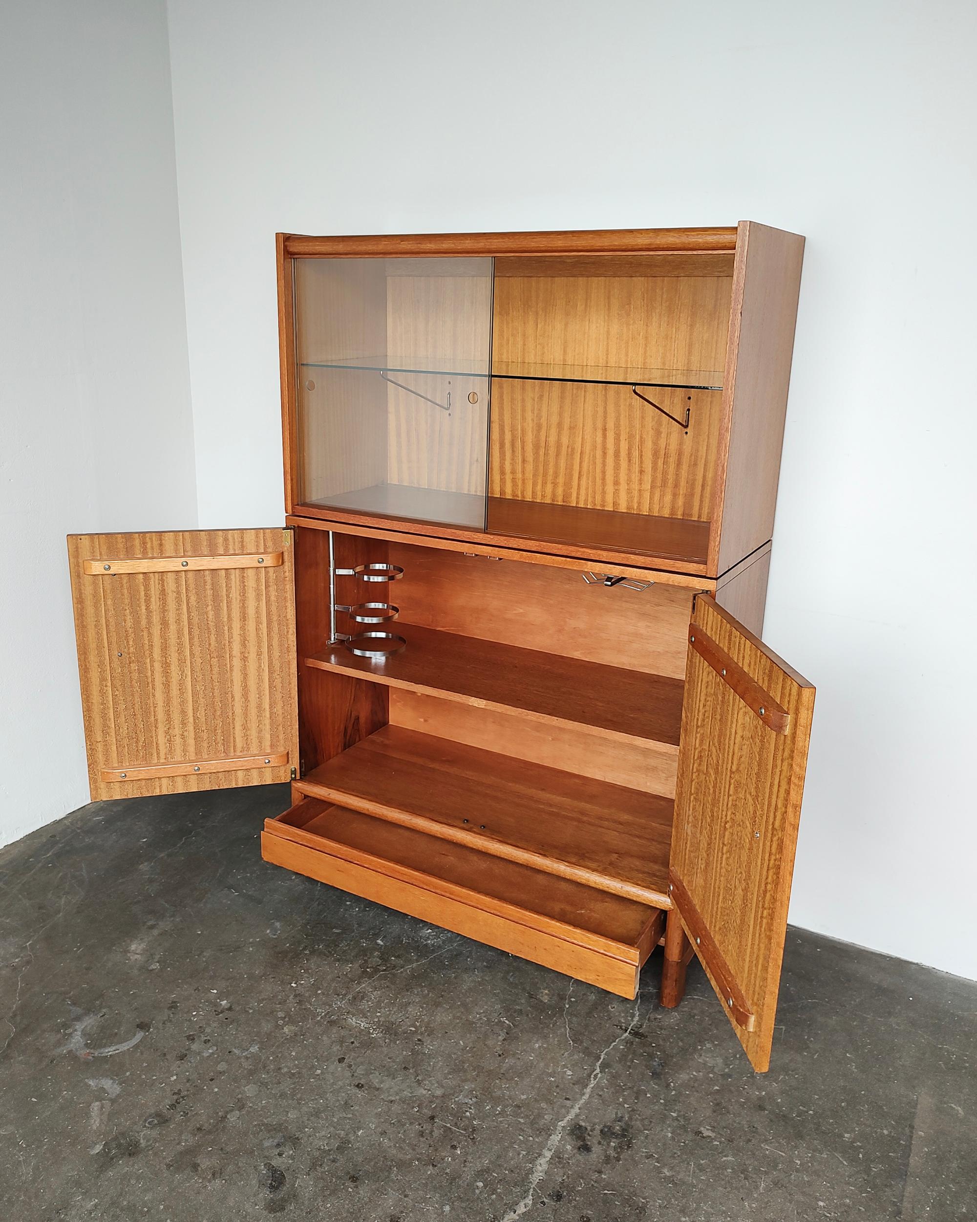 20th Century John Keal for Brown Saltman Mahogany Wood and Glass Cabinet Buffet 1960s For Sale