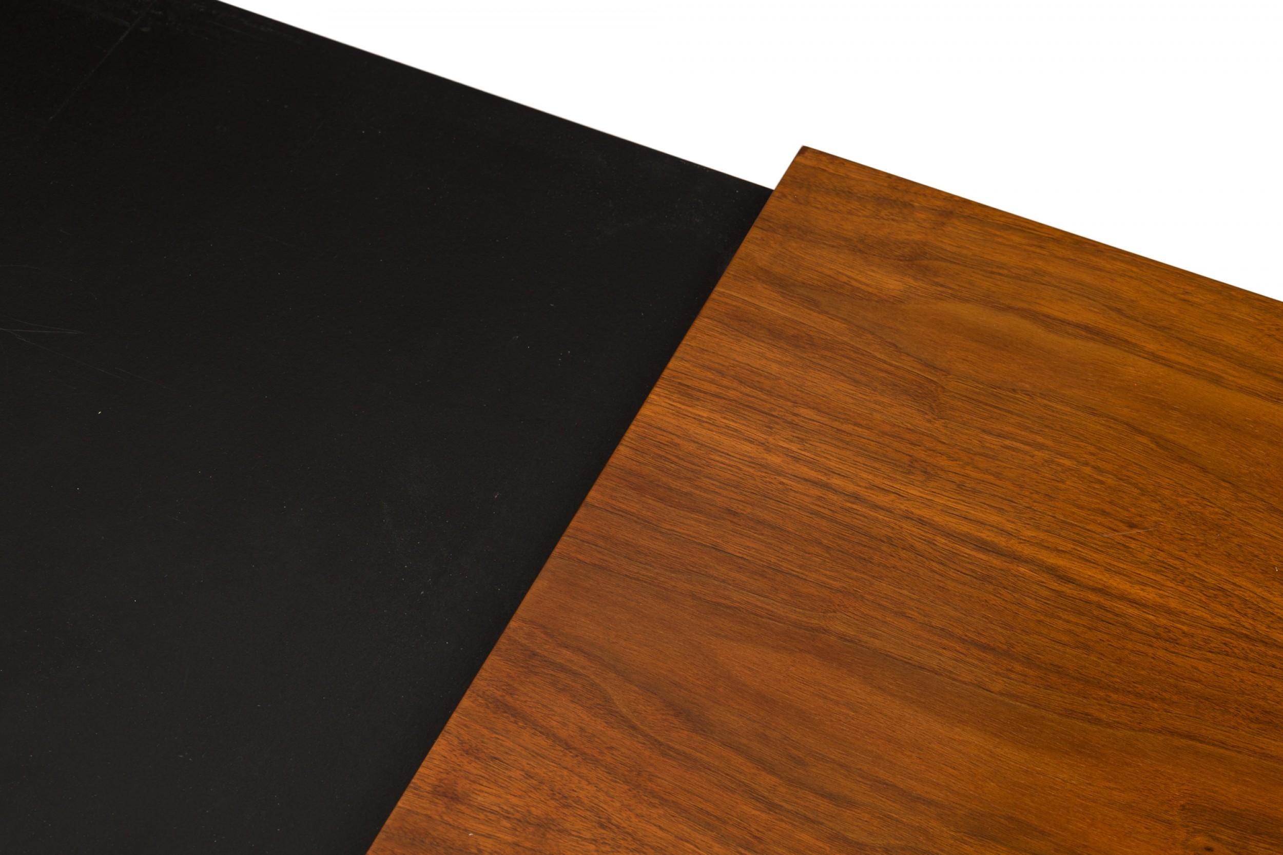 John Keal für Brown Saltman Amerikanischer ausziehbarer Couchtisch aus Holz, Mitte des Jahrhunderts im Angebot 2