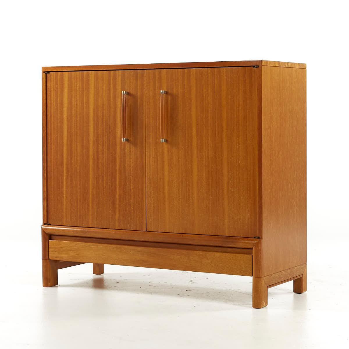 Late 20th Century John Keal for Brown Saltman Mid Century Bleached Mahogany Buffet and Hutch For Sale