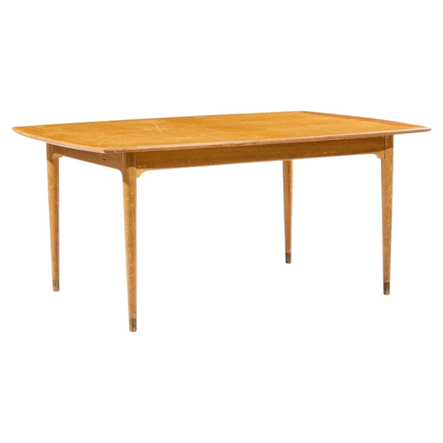 Table de salle à manger « Mid Century » en acajou blanchi, signée John Keal pour Brown Saltman en vente