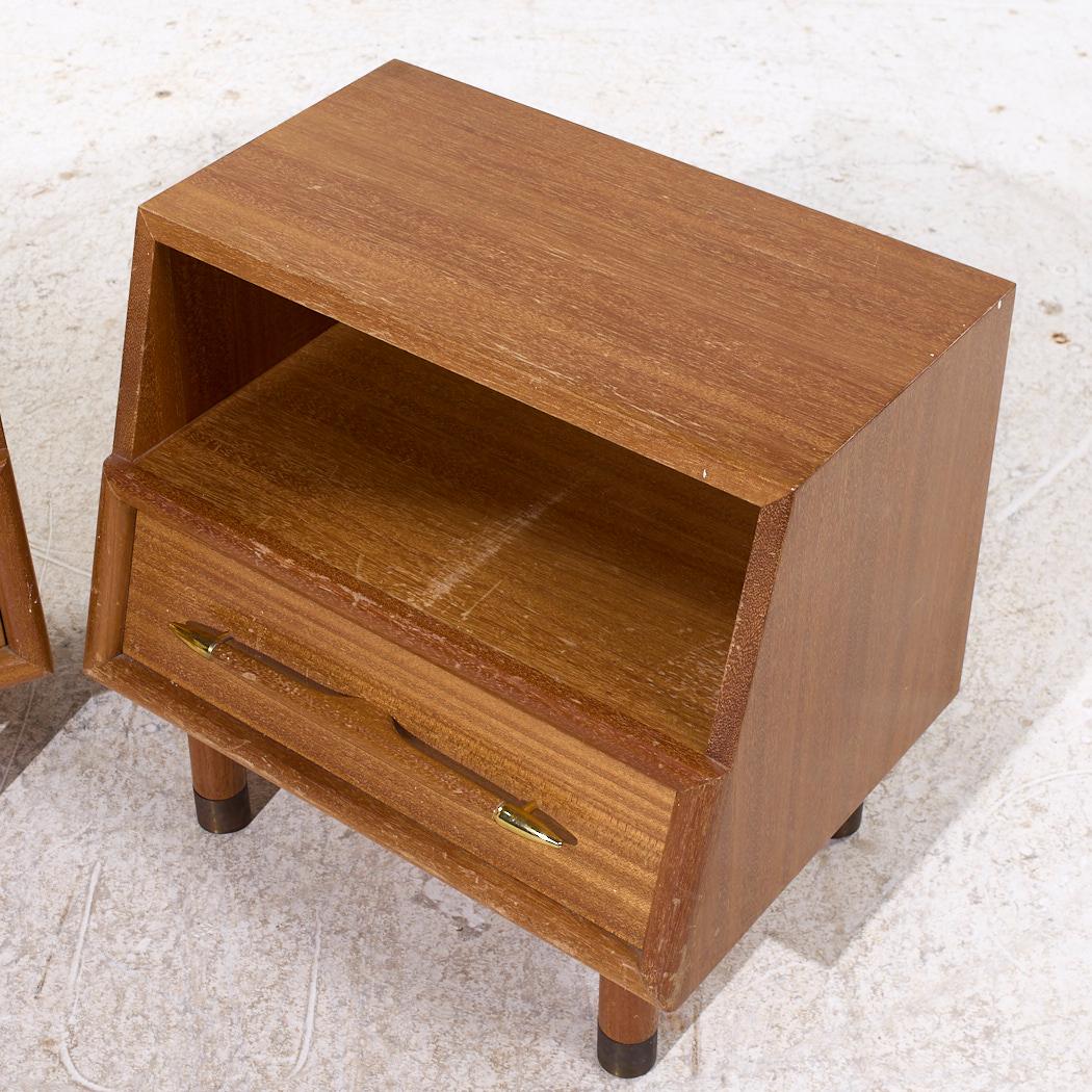 John Keal for Brown Saltman Mid Century Bleached Mahogany Nightstands - Pair For Sale 4