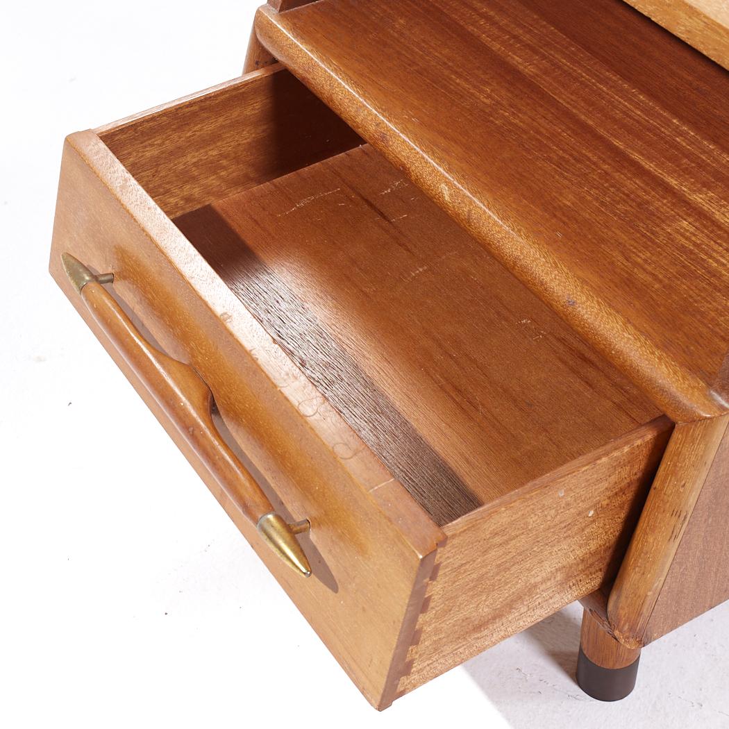 John Keal for Brown Saltman Mid Century Bleached Mahogany Nightstands - Pair For Sale 6