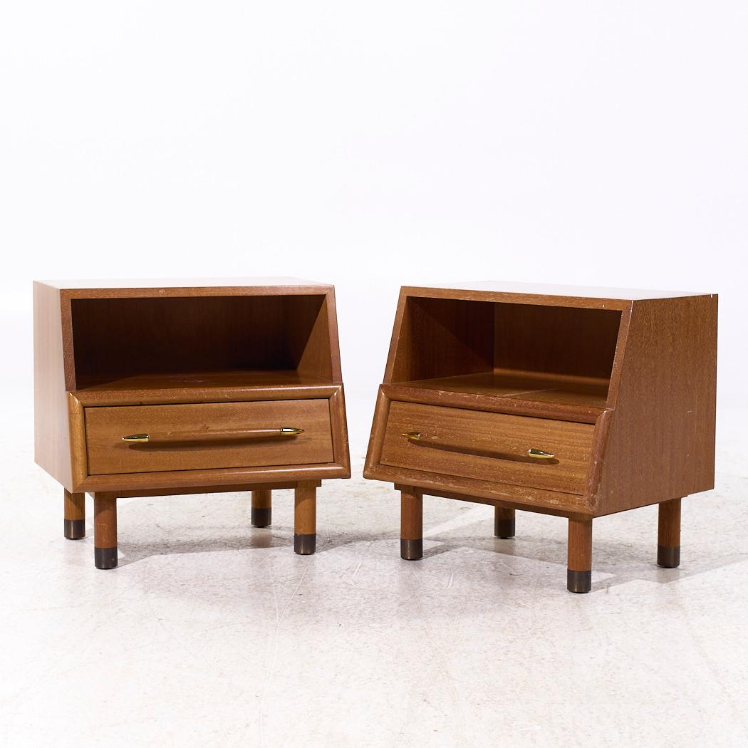 Mid-Century Modern John Keal for Brown Saltman Mid Century Bleached Mahogany Nightstands - Pair For Sale