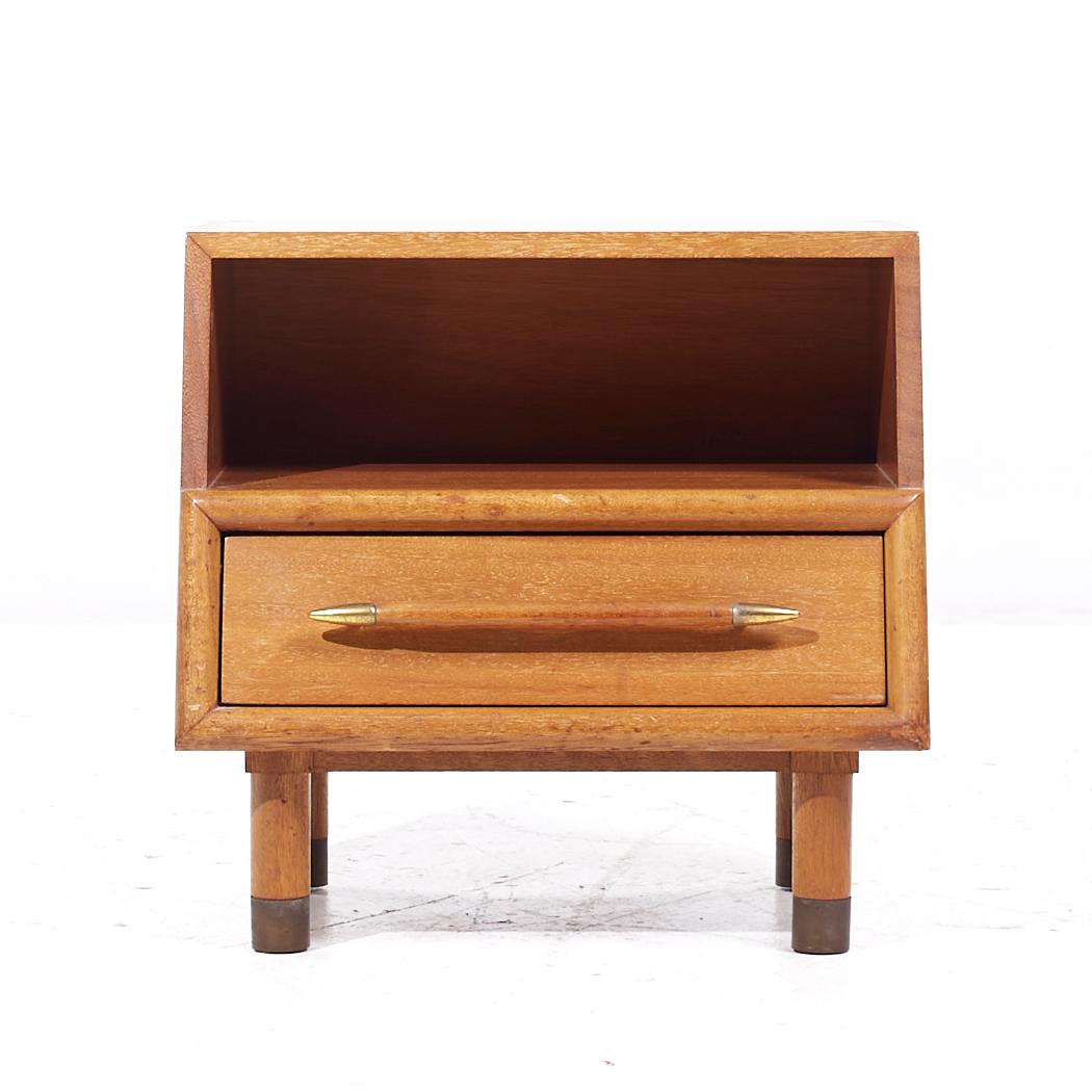 John Keal for Brown Saltman Mid Century Bleached Mahogany Nightstands - Pair In Good Condition For Sale In Countryside, IL
