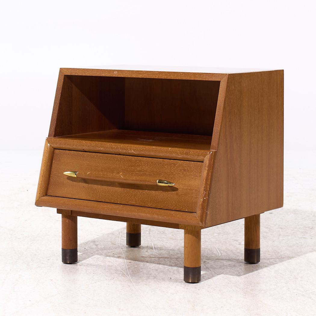 Late 20th Century John Keal for Brown Saltman Mid Century Bleached Mahogany Nightstands - Pair For Sale