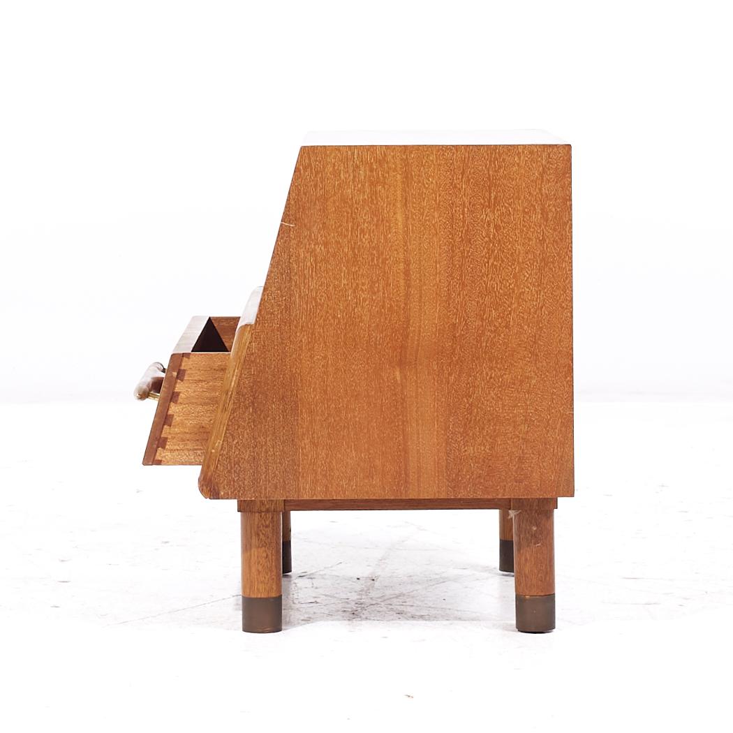 John Keal for Brown Saltman Mid Century Bleached Mahogany Nightstands - Pair For Sale 2