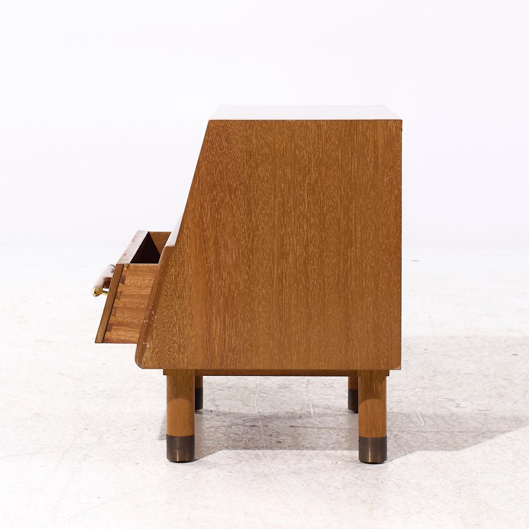 John Keal for Brown Saltman Mid Century Bleached Mahogany Nightstands - Pair For Sale 2