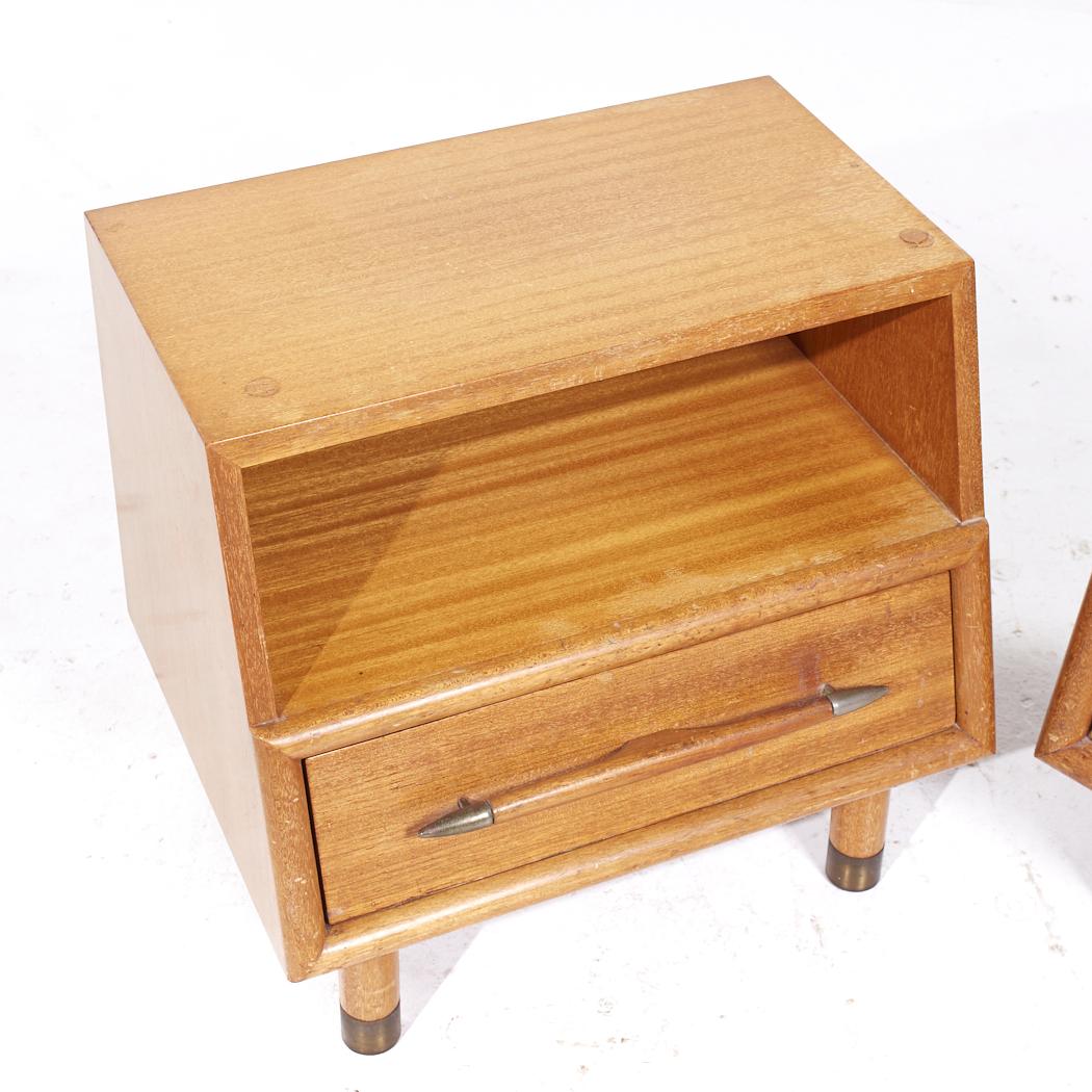 John Keal for Brown Saltman Mid Century Bleached Mahogany Nightstands - Pair For Sale 3