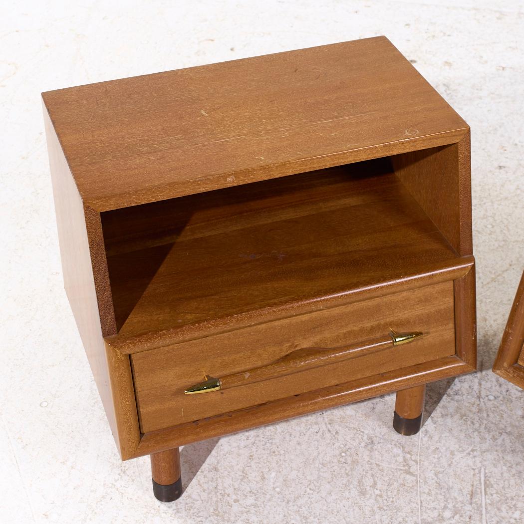 John Keal for Brown Saltman Mid Century Bleached Mahogany Nightstands - Pair For Sale 3