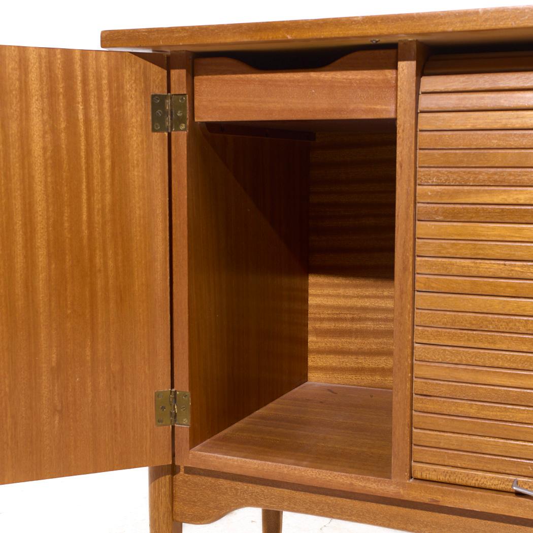 Mogano John Keal per Brown Saltman Credenza con ante a tamburo in mogano sbiancato della metà del secolo scorso in vendita