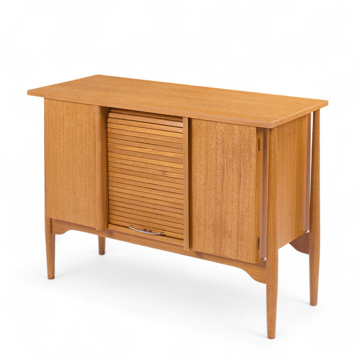 John Keal para Brown Saltman Credenza con puerta de tambor de caoba blanqueada de mediados de siglo en venta 1