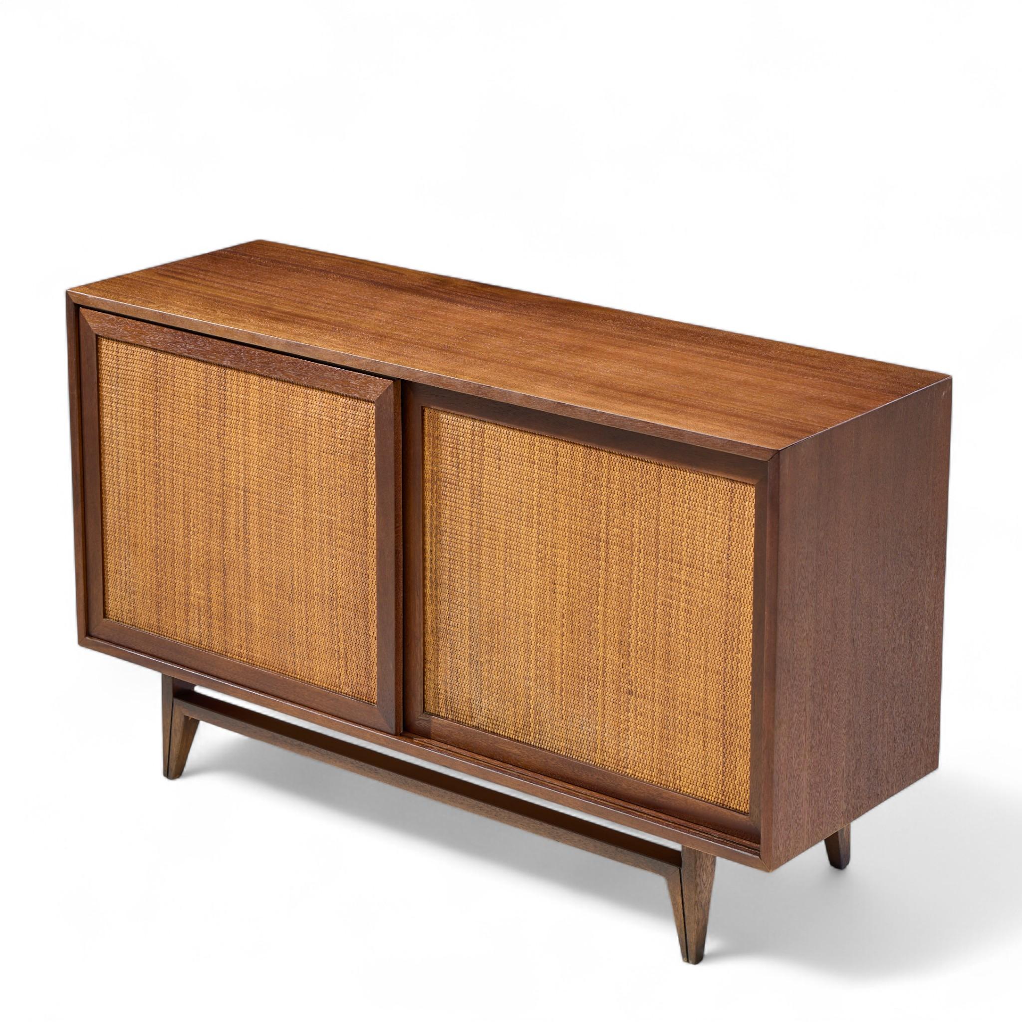 John Keal per Brown Saltman Mid-Century Cane Lowboy in vendita 2