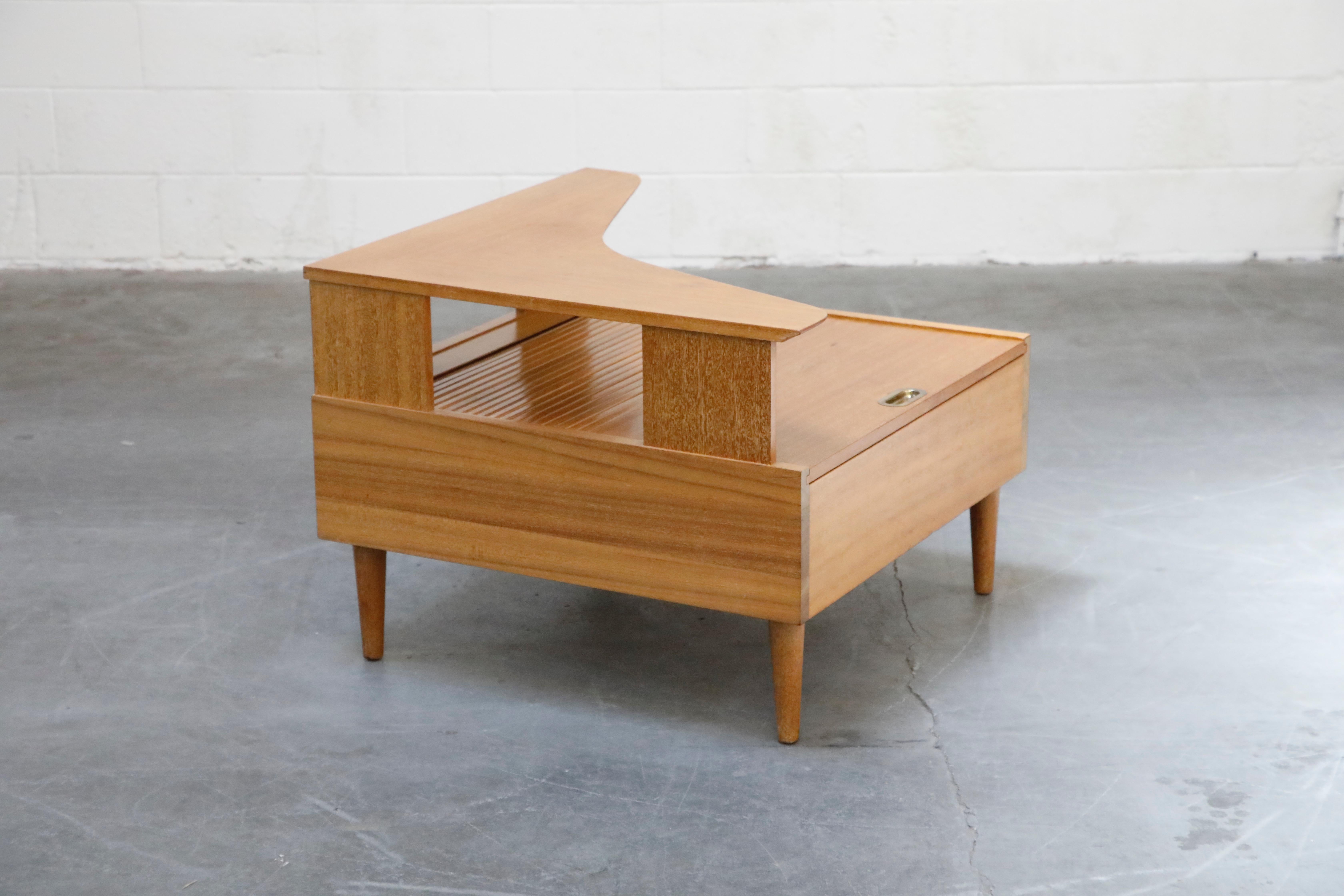 John Keal for Brown Saltman Two-Tiered Tambour Storage Corner Table, Signed In Good Condition In Los Angeles, CA