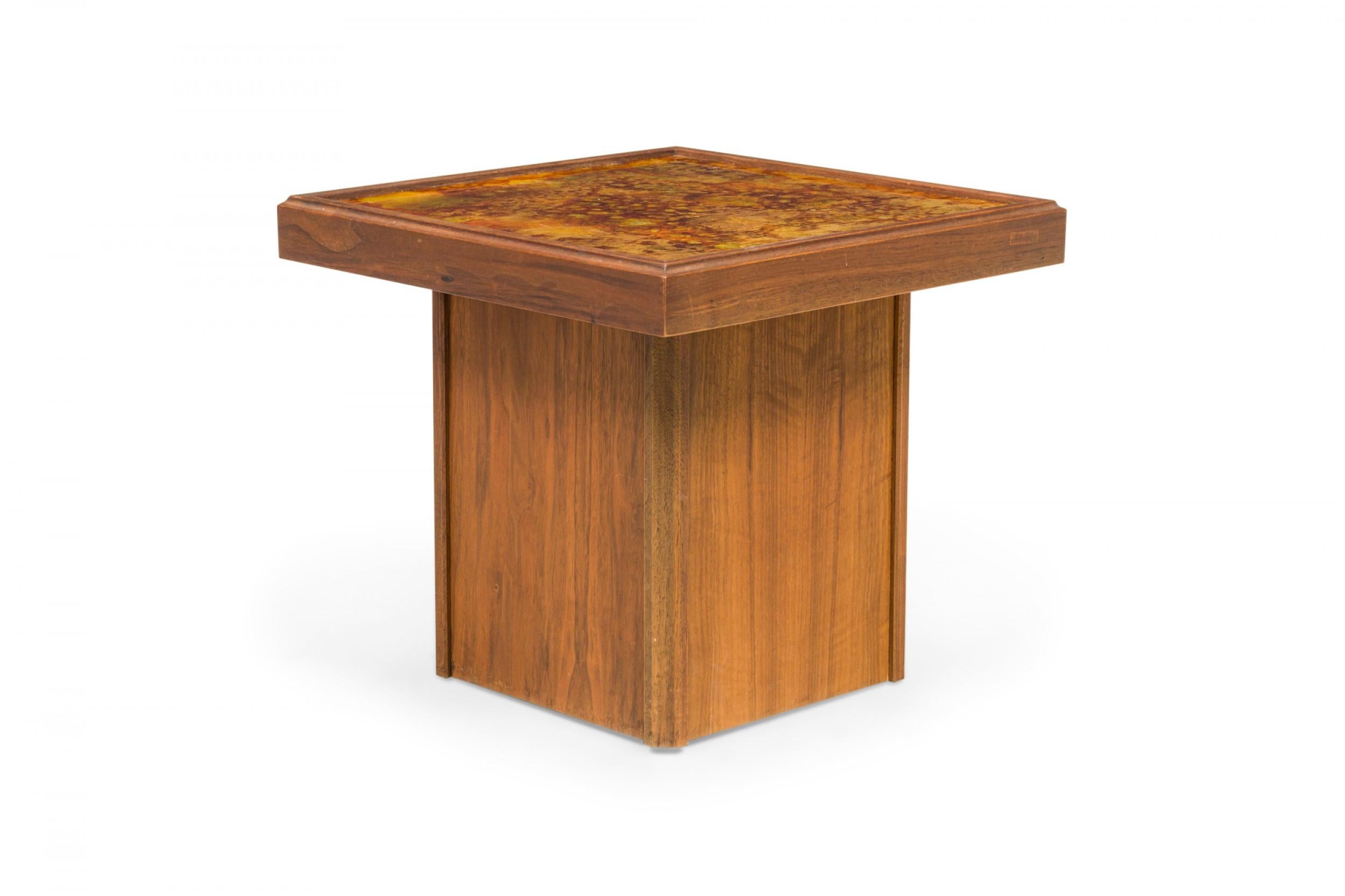John Keal Mid-Century Square Reverse Painted Glass and Walnut End / Side Tables In Good Condition For Sale In New York, NY